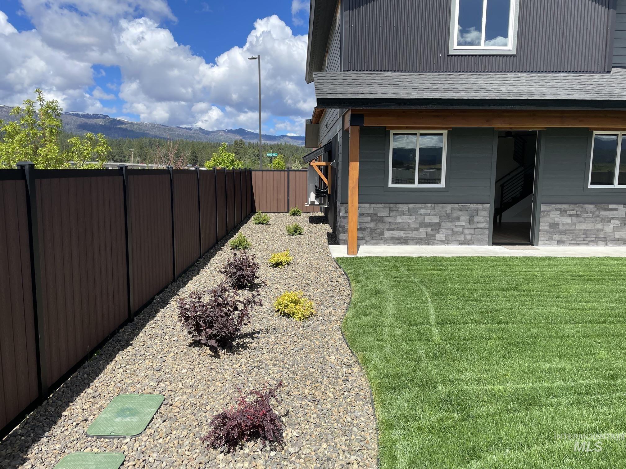 10 North Creek