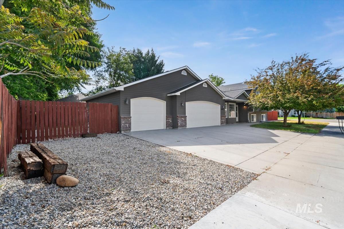 4660 N Joann Pl