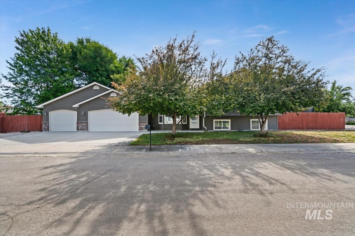 4660 N Joann Pl