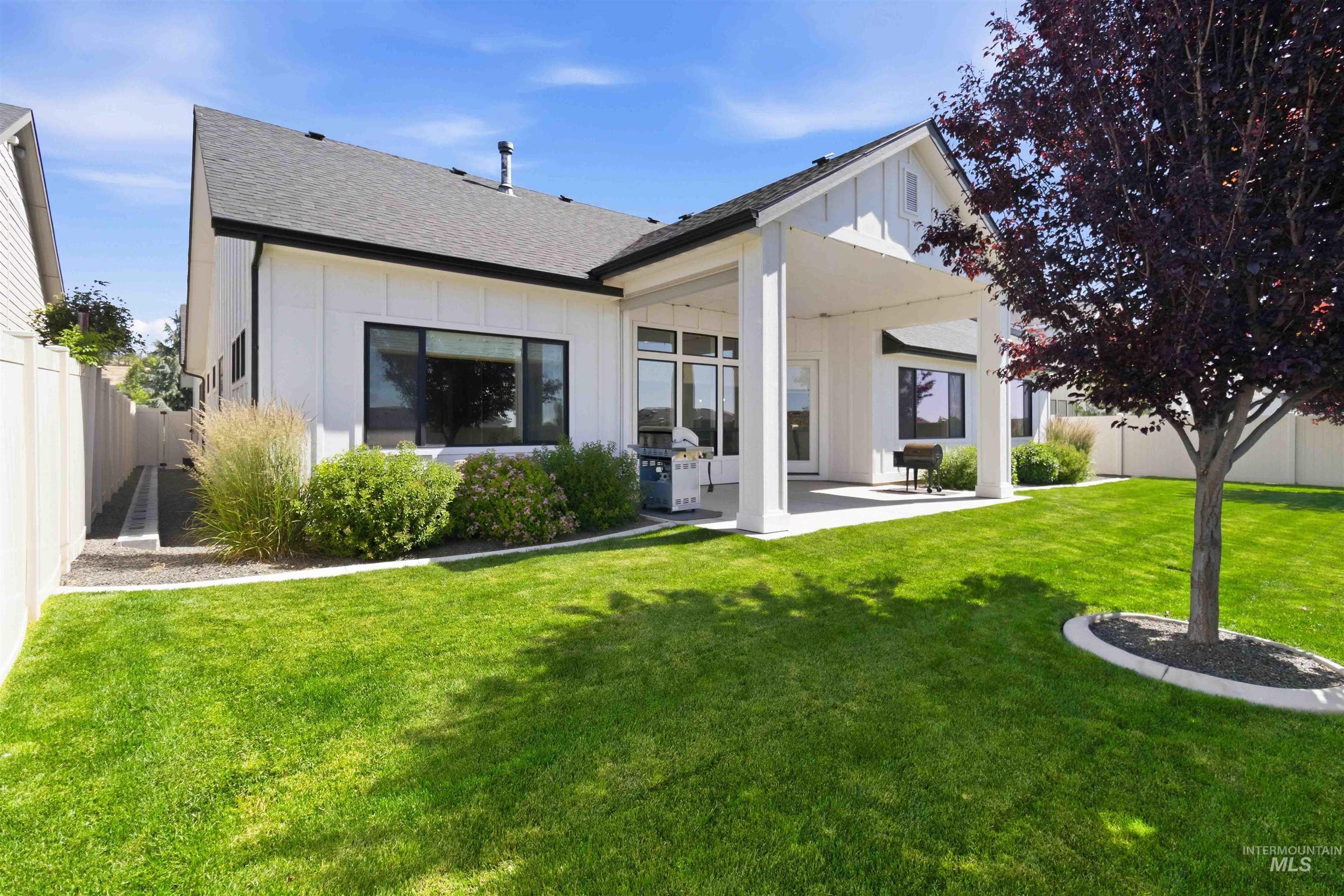 11285 W Threadgrass St