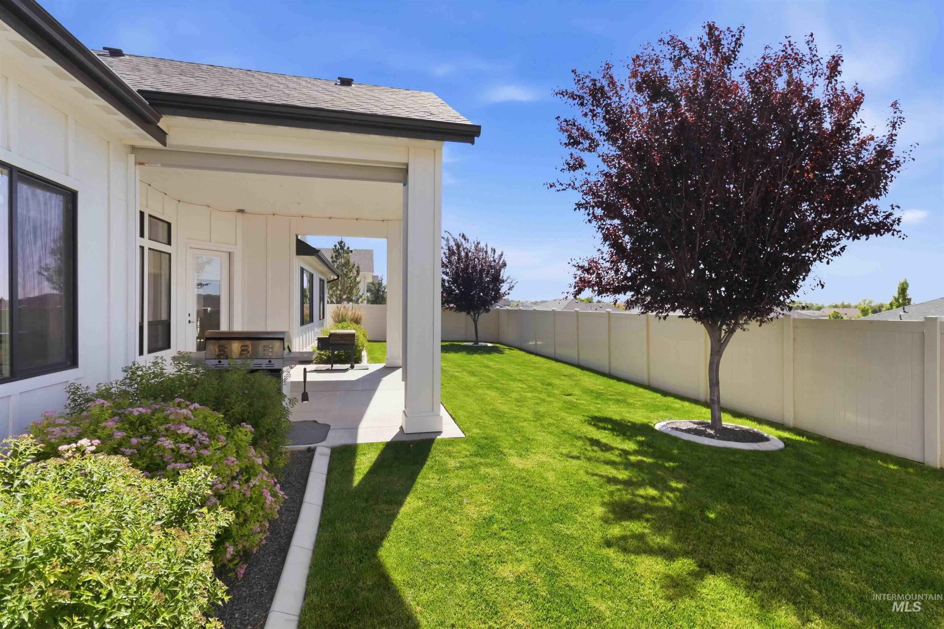 11285 W Threadgrass St