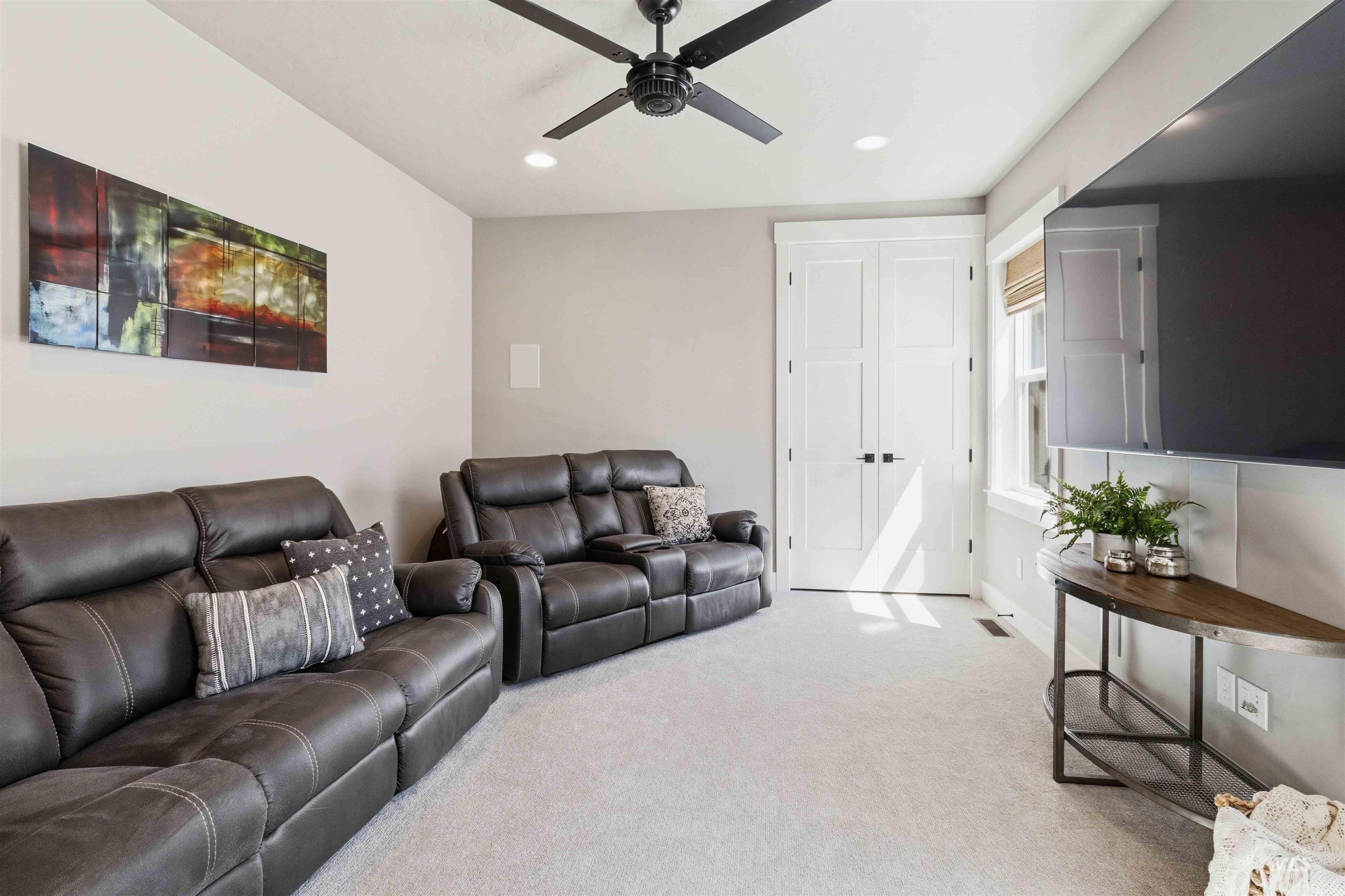 11285 W Threadgrass St