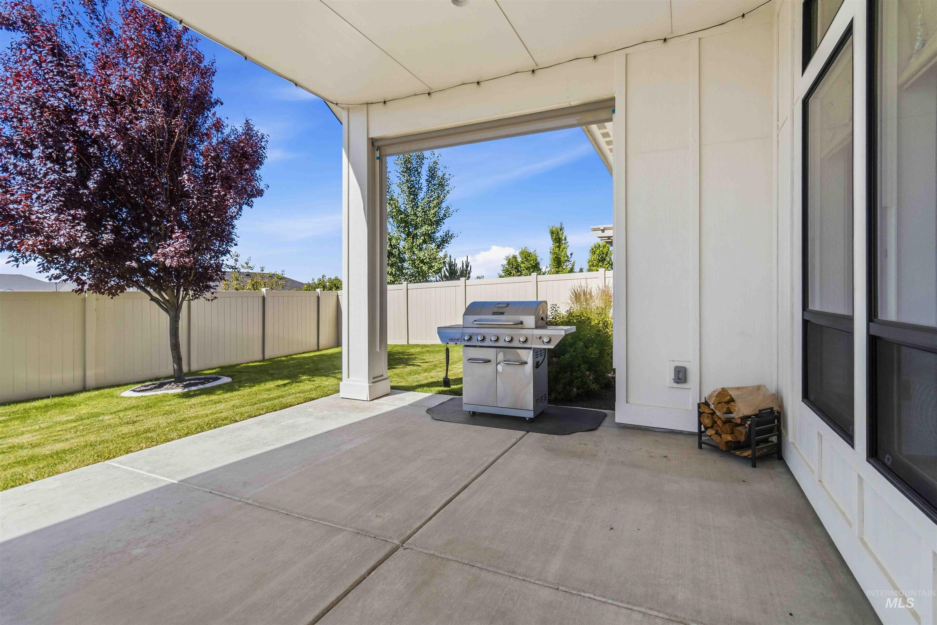 11285 W Threadgrass St