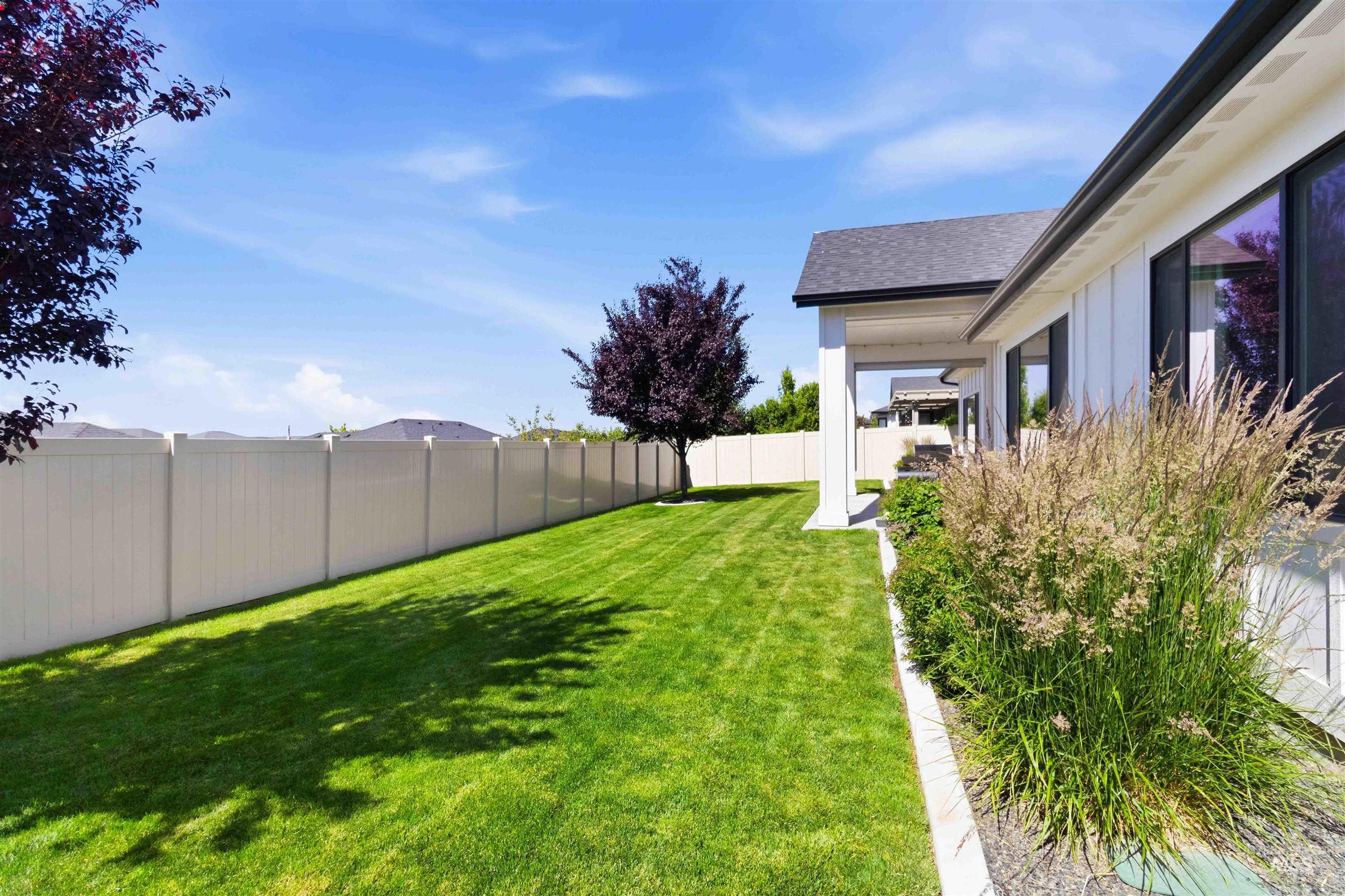 11285 W Threadgrass St