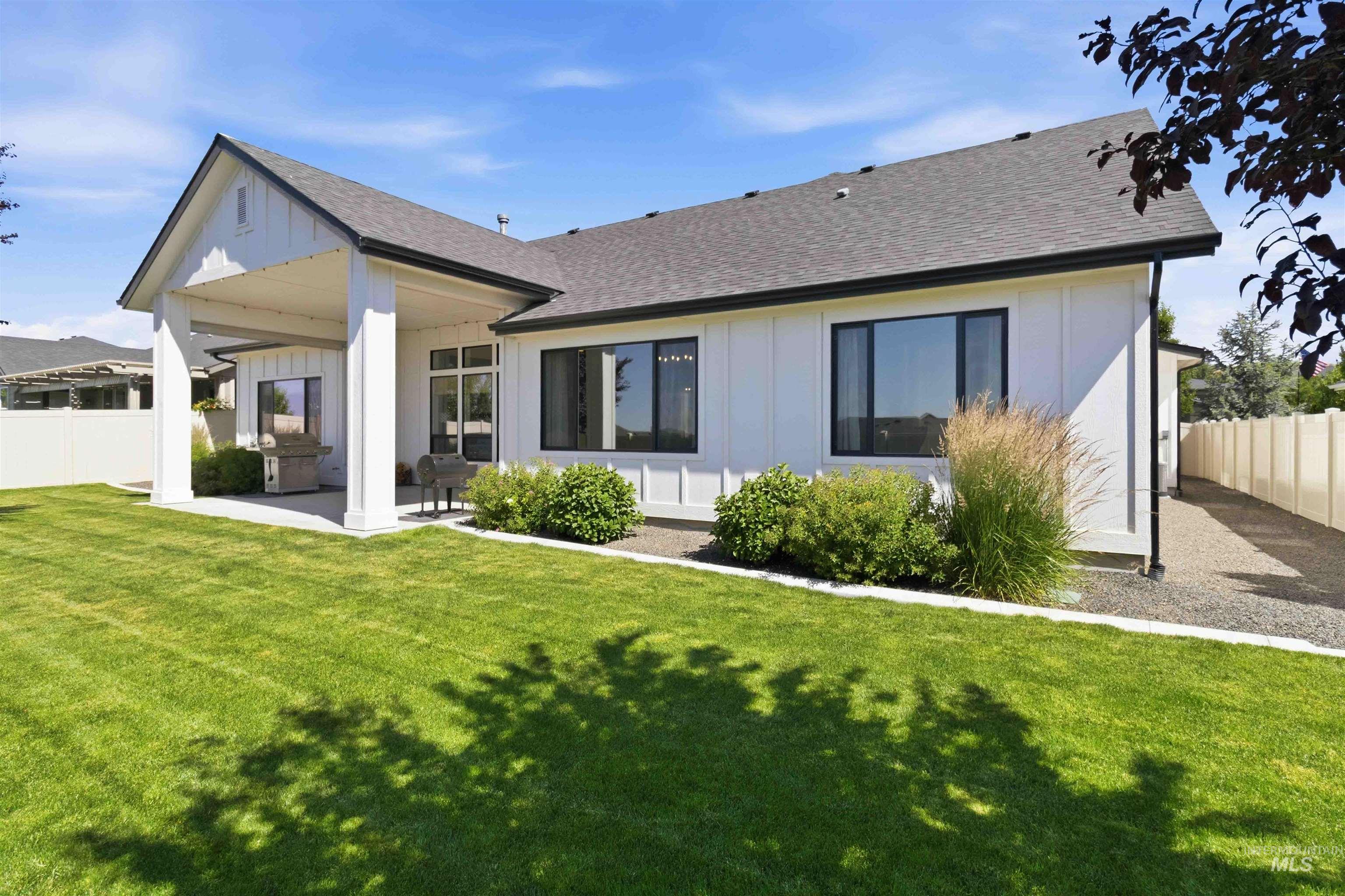 11285 W Threadgrass St