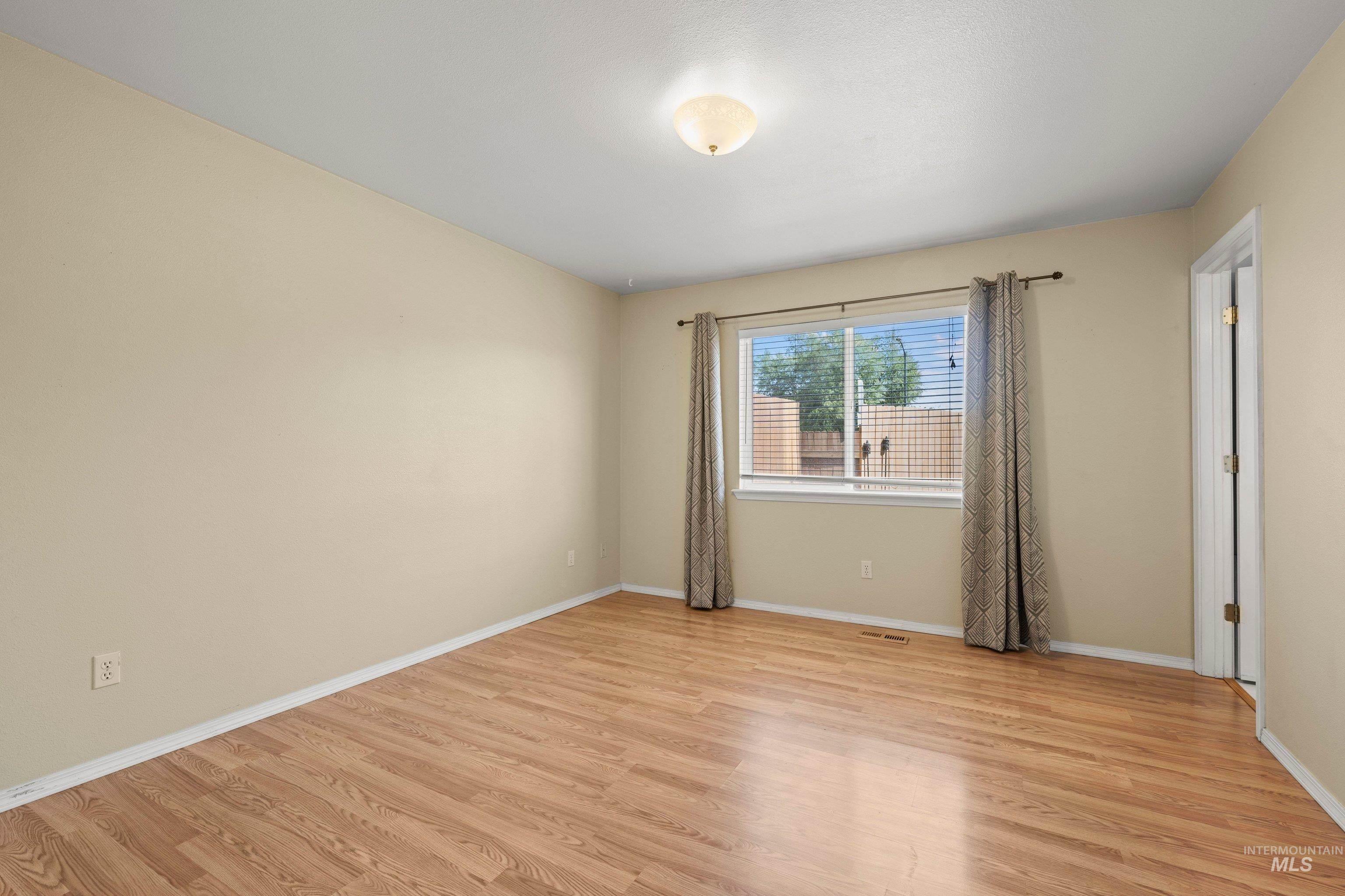 156 E Eastbrook Ct