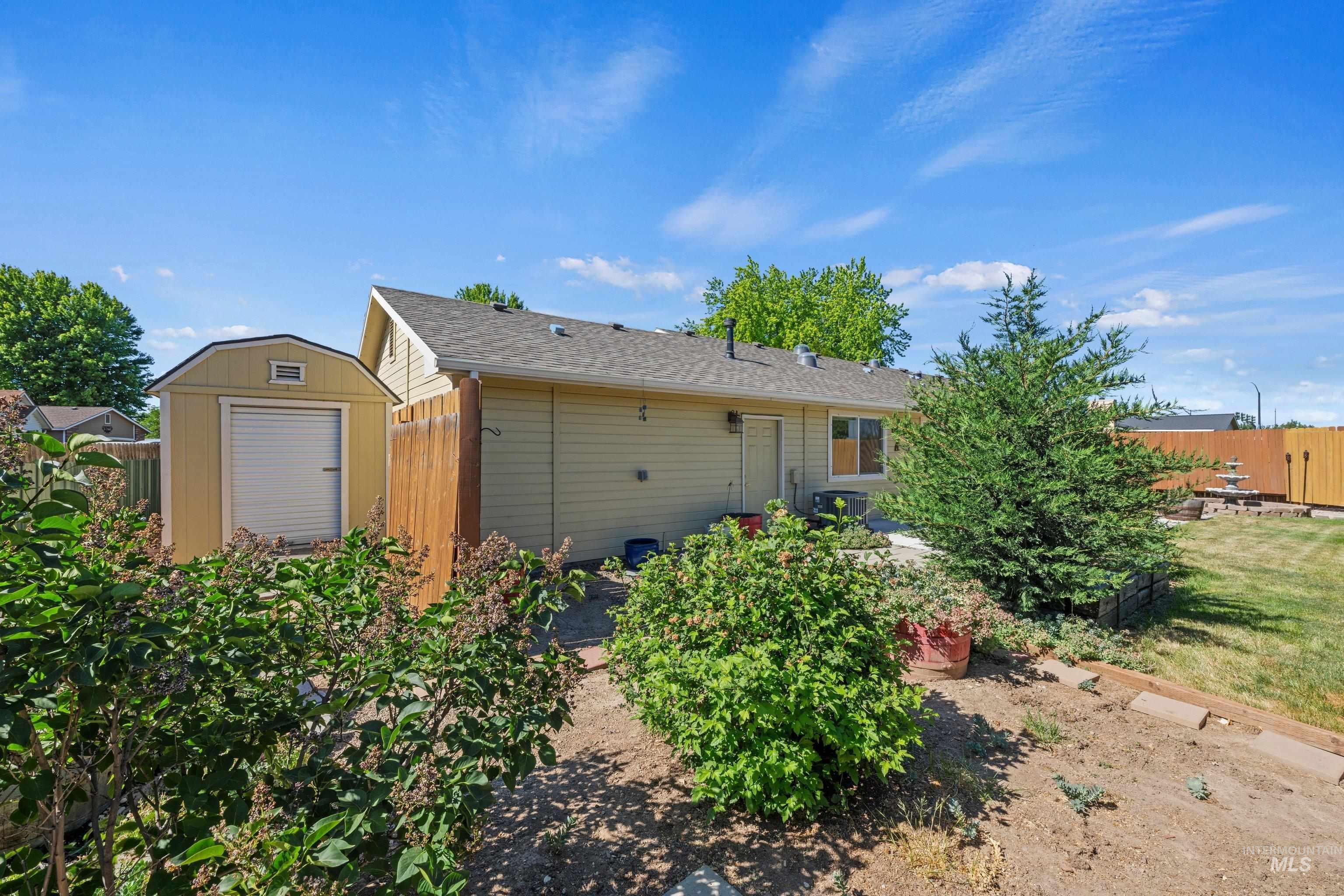 156 E Eastbrook Ct