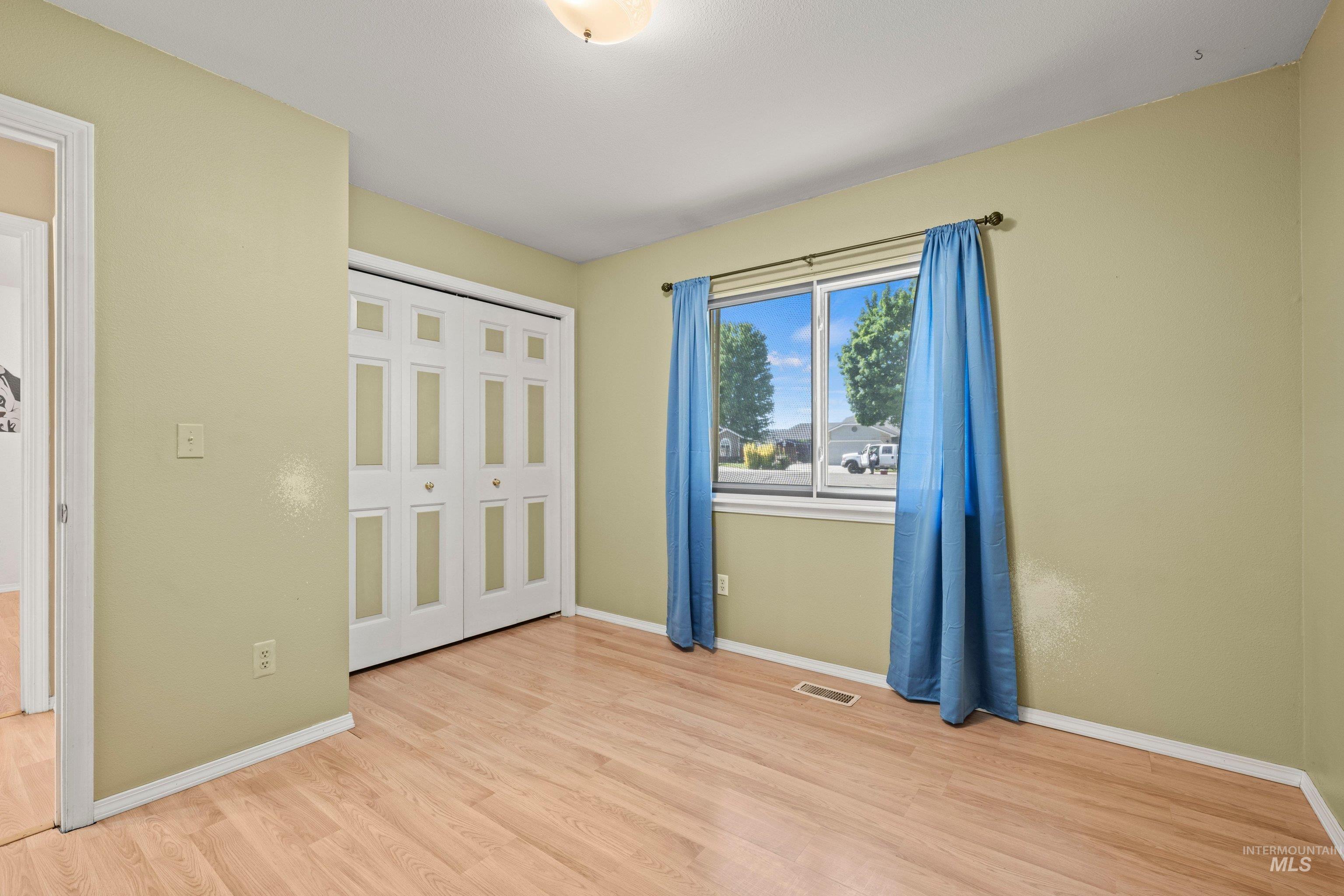156 E Eastbrook Ct
