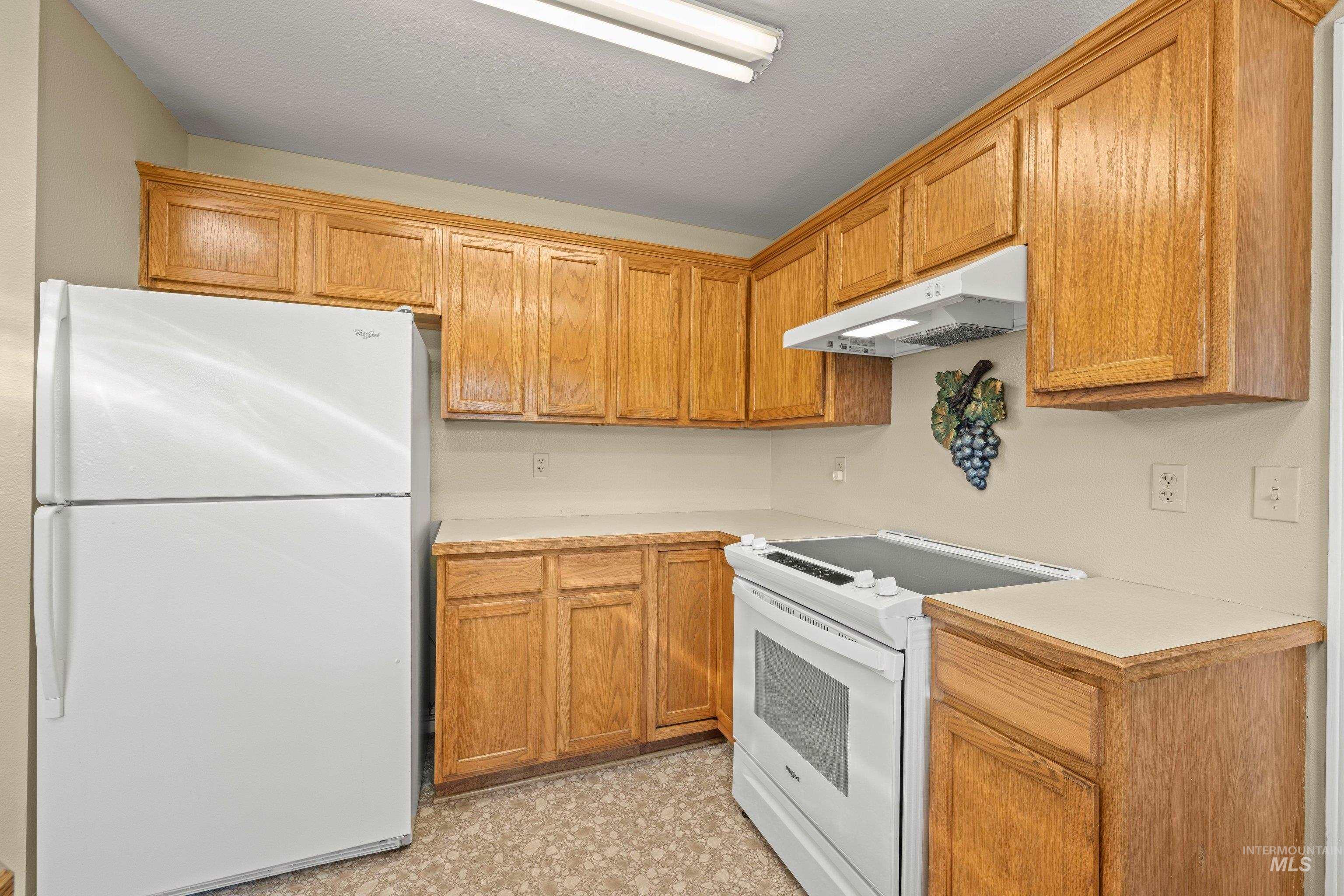156 E Eastbrook Ct