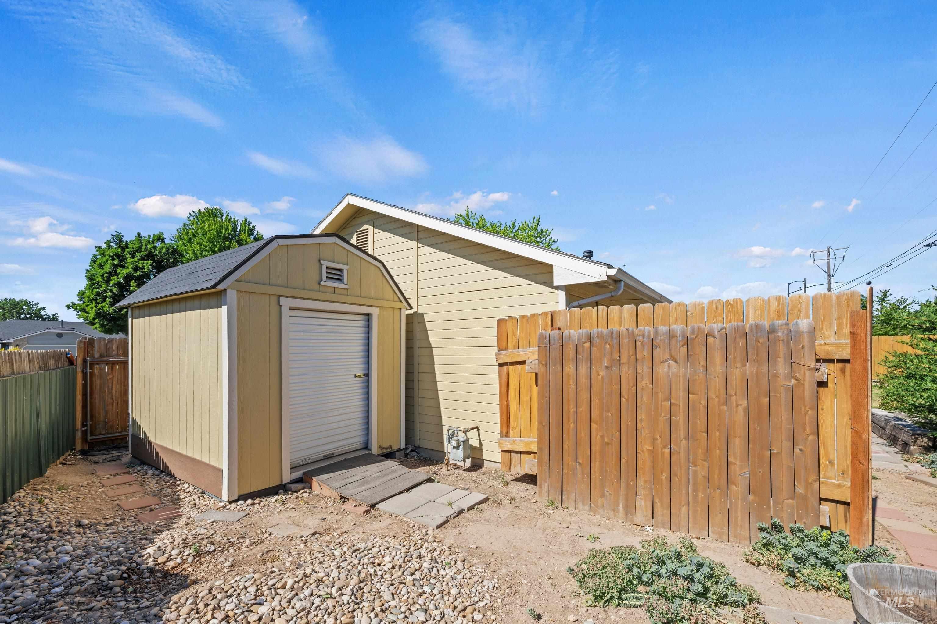 156 E Eastbrook Ct