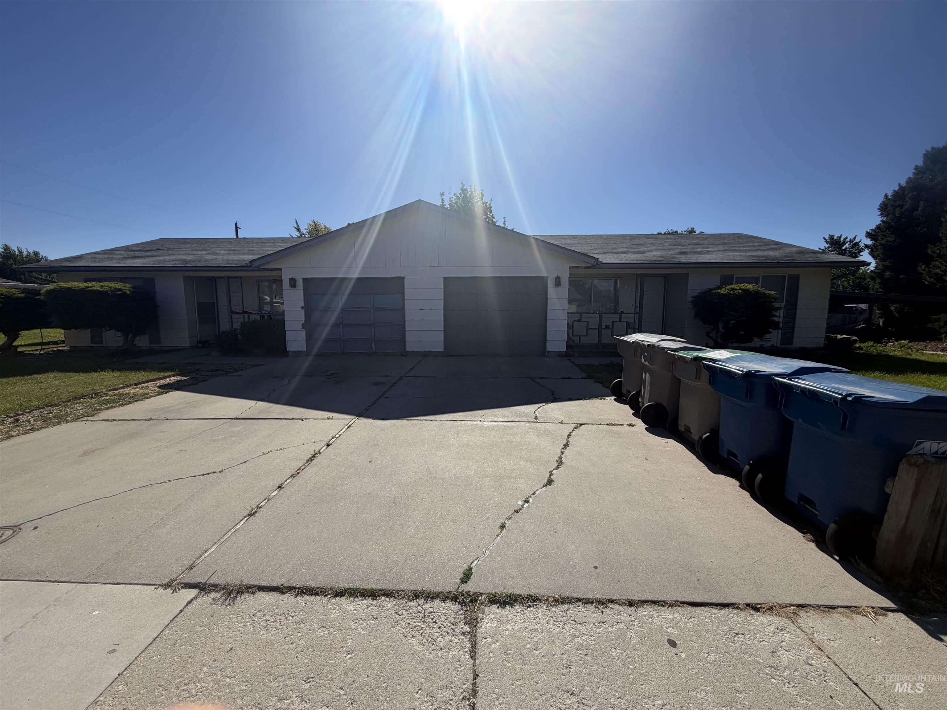 2321 & 2323 N Hampton Rd