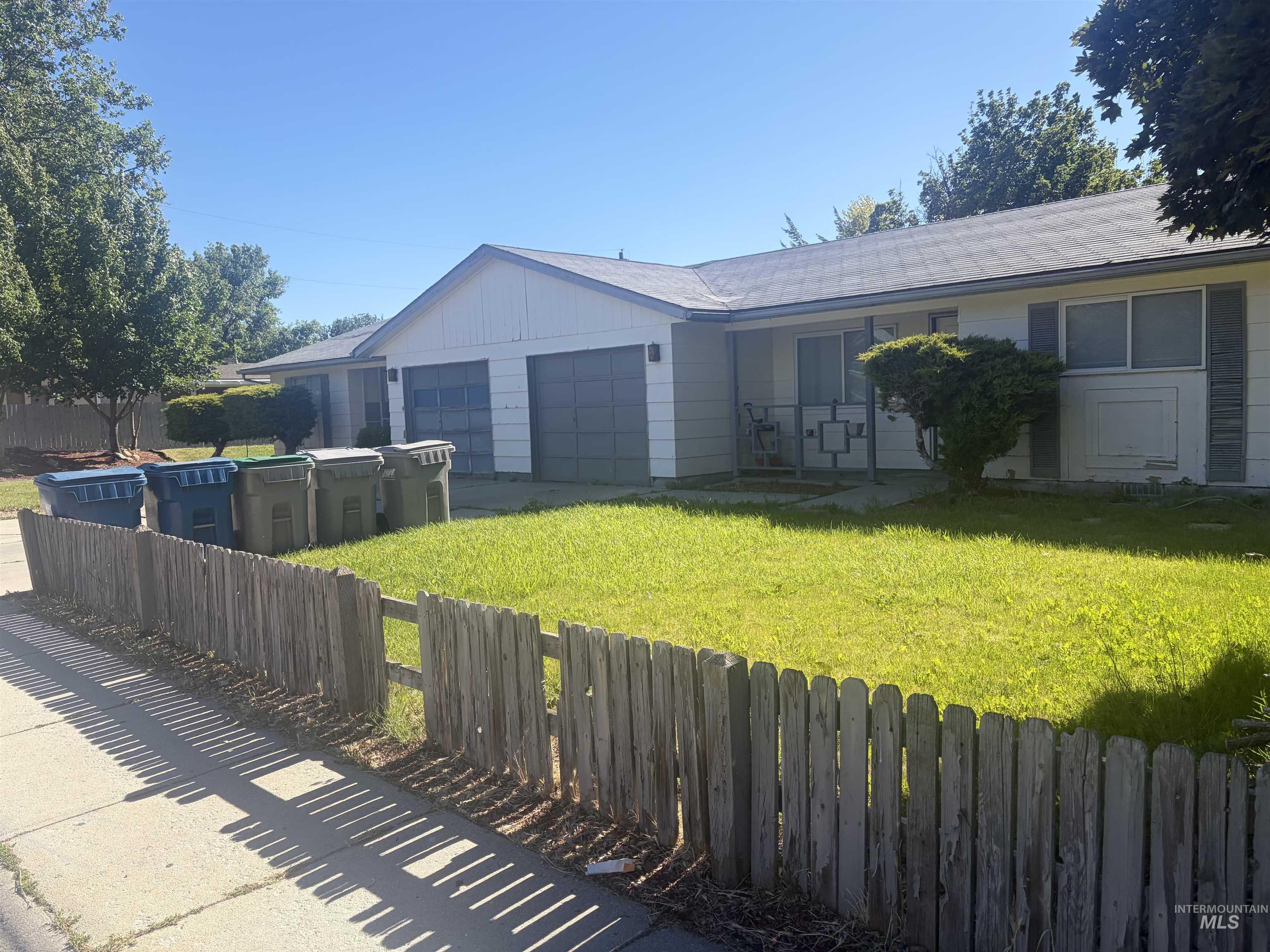 2321 & 2323 N Hampton Rd