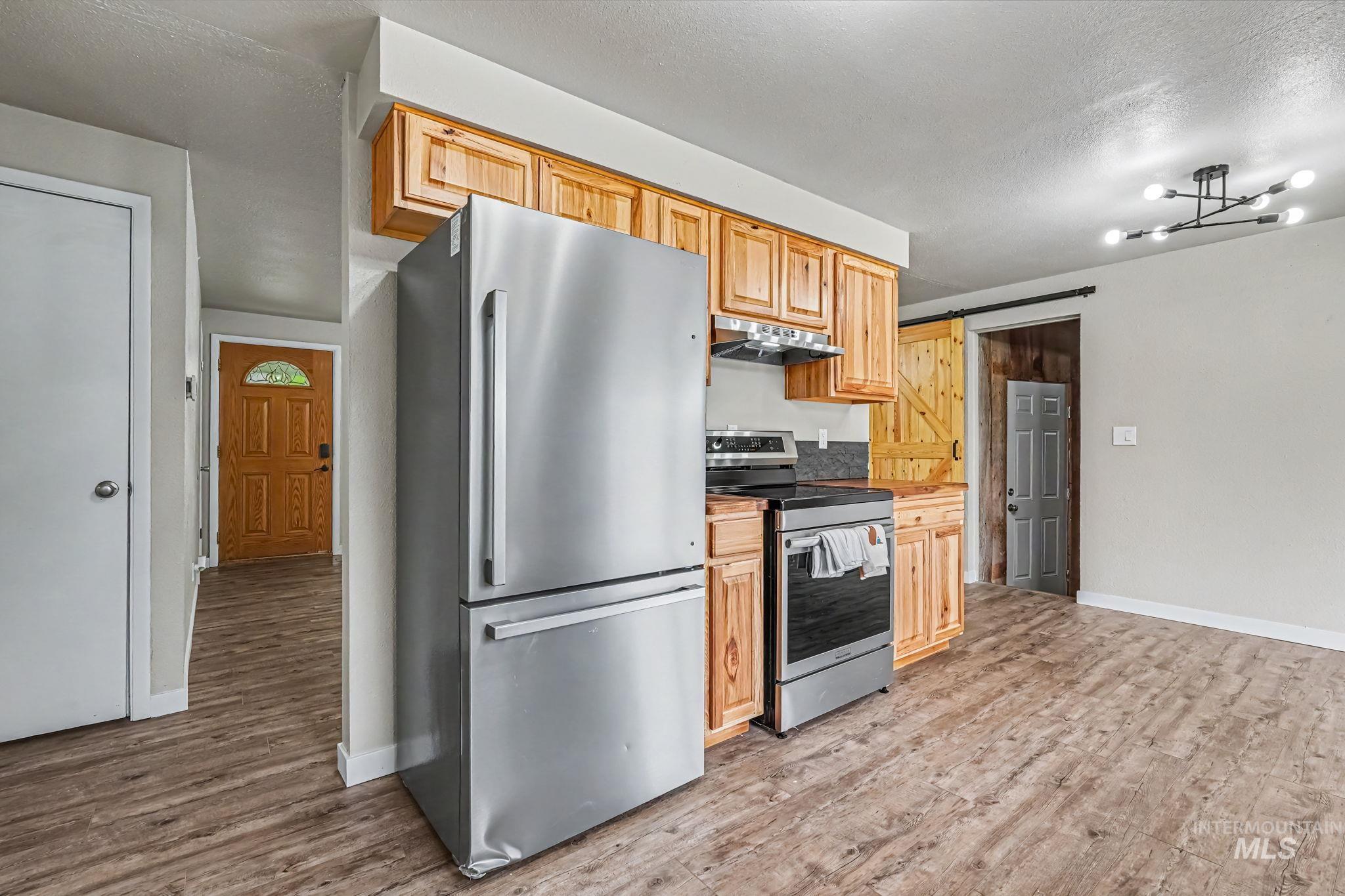 8 S Canyon Dr