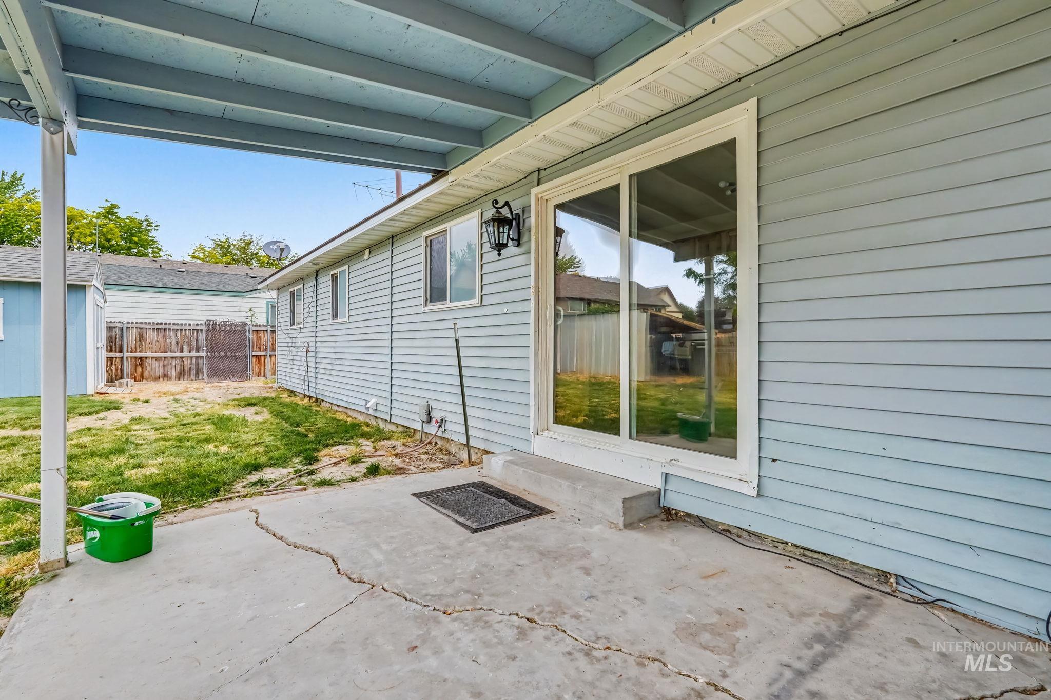 8 S Canyon Dr
