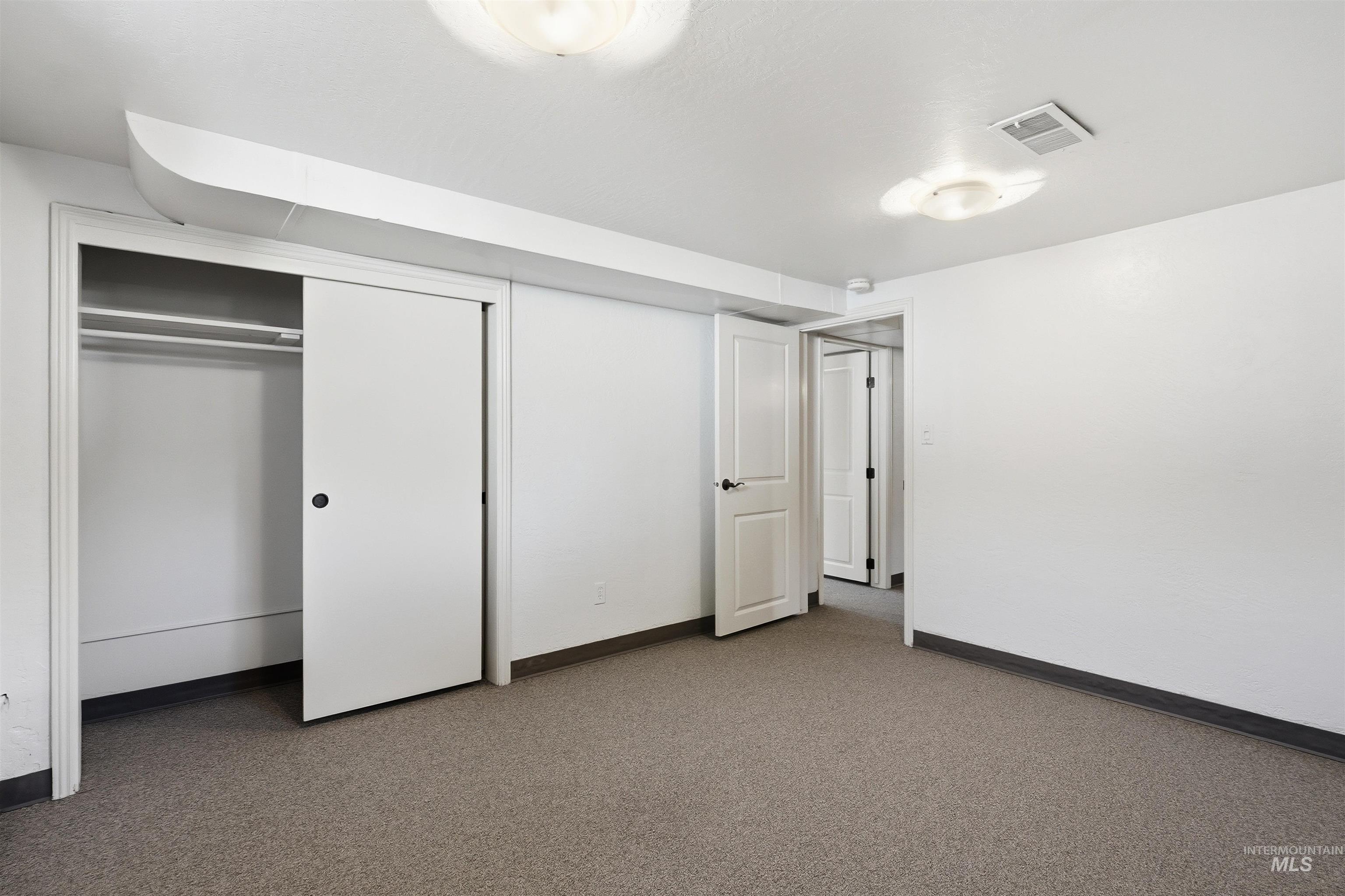 2490 N Locust Grove