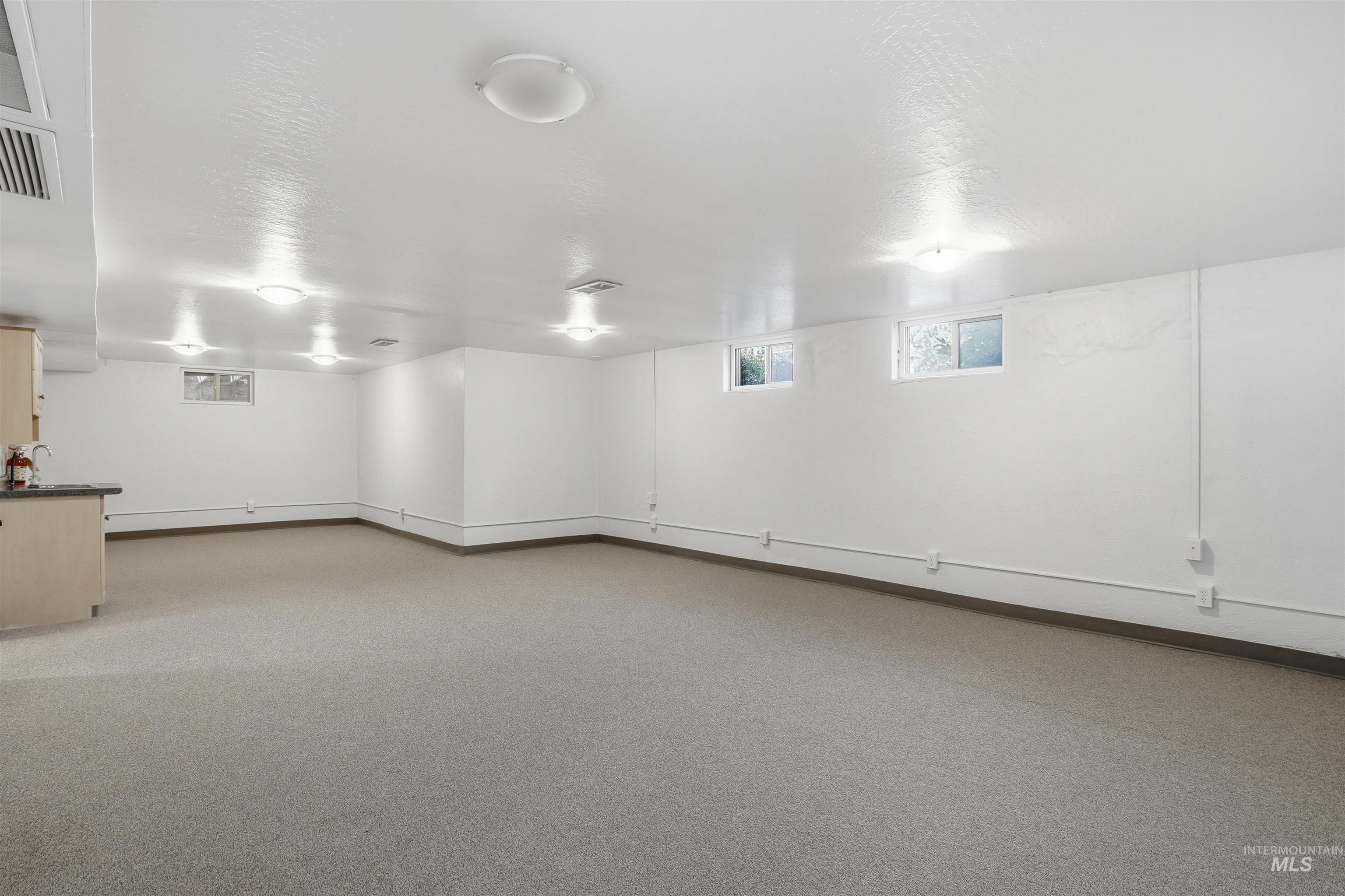 2490 N Locust Grove