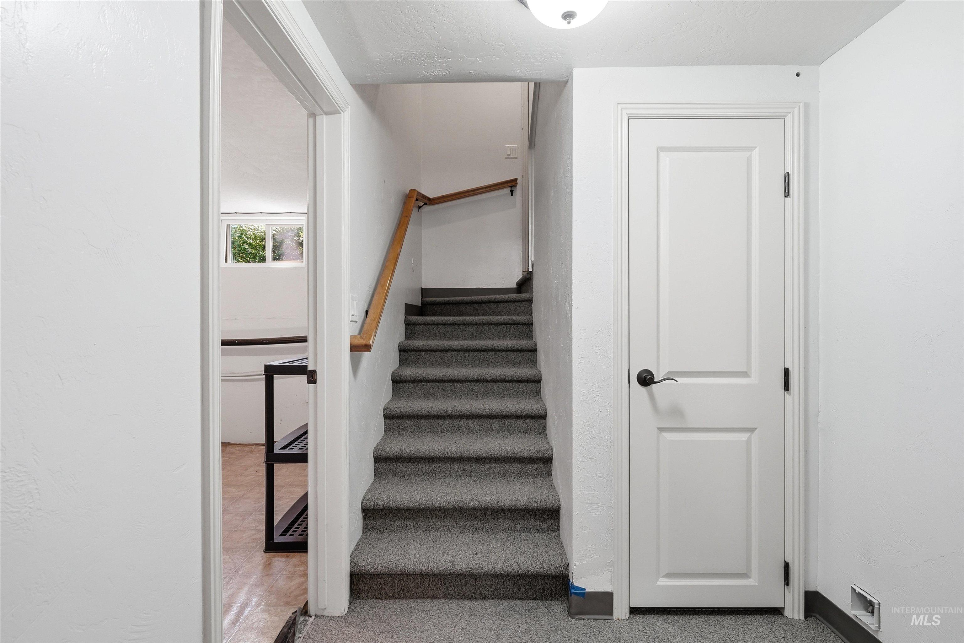 2490 N Locust Grove