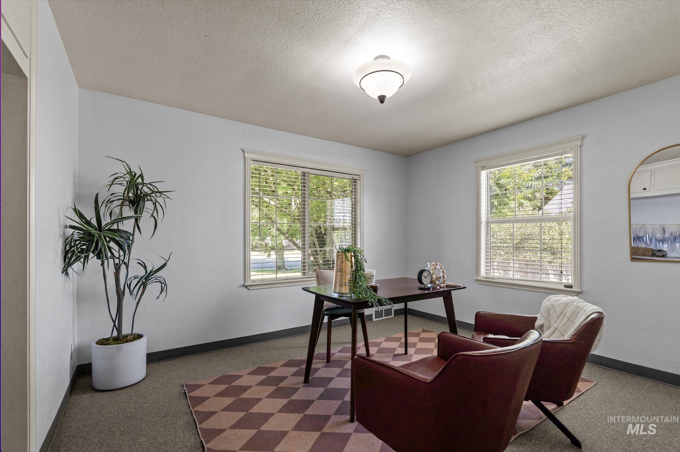 2490 N Locust Grove