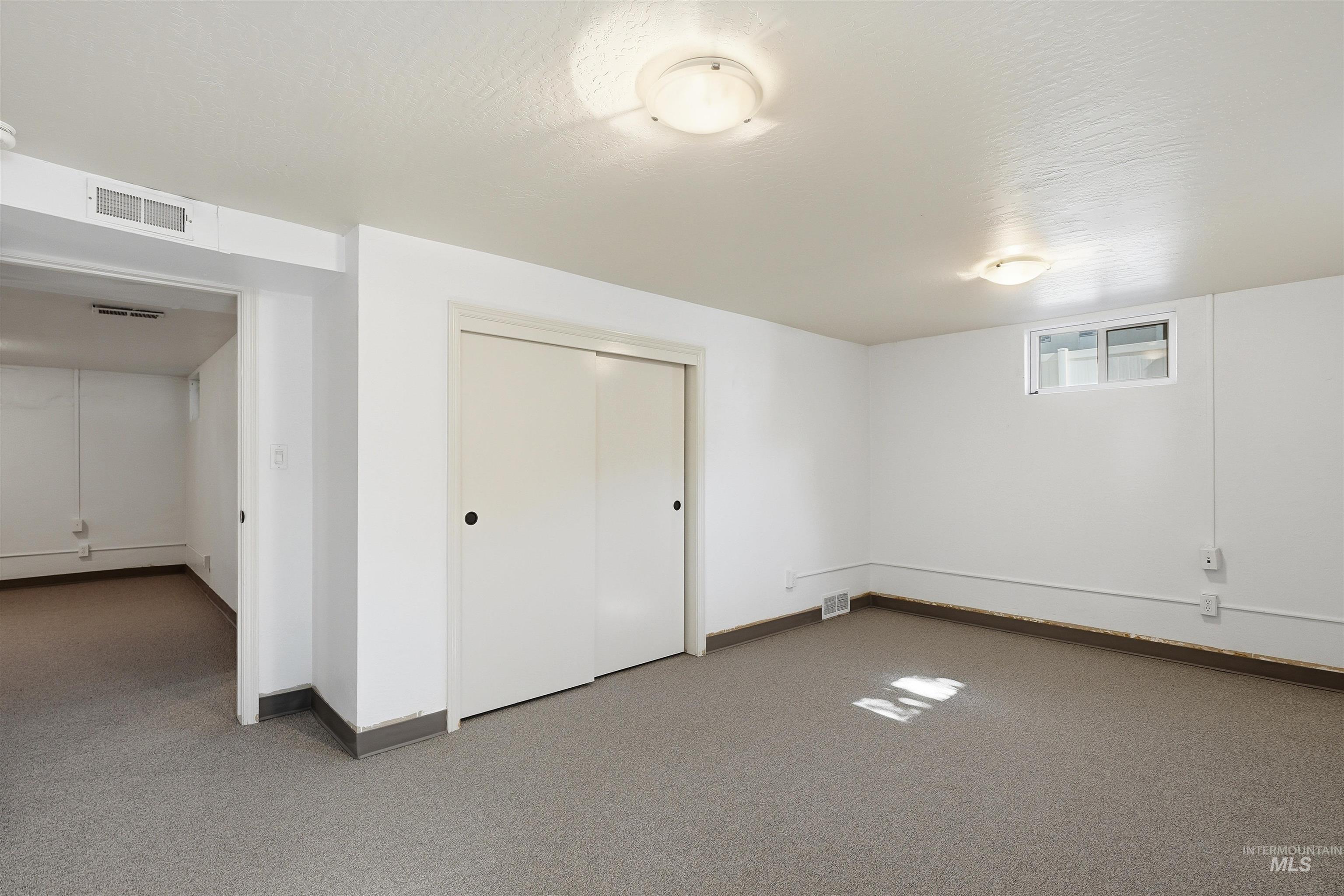 2490 N Locust Grove