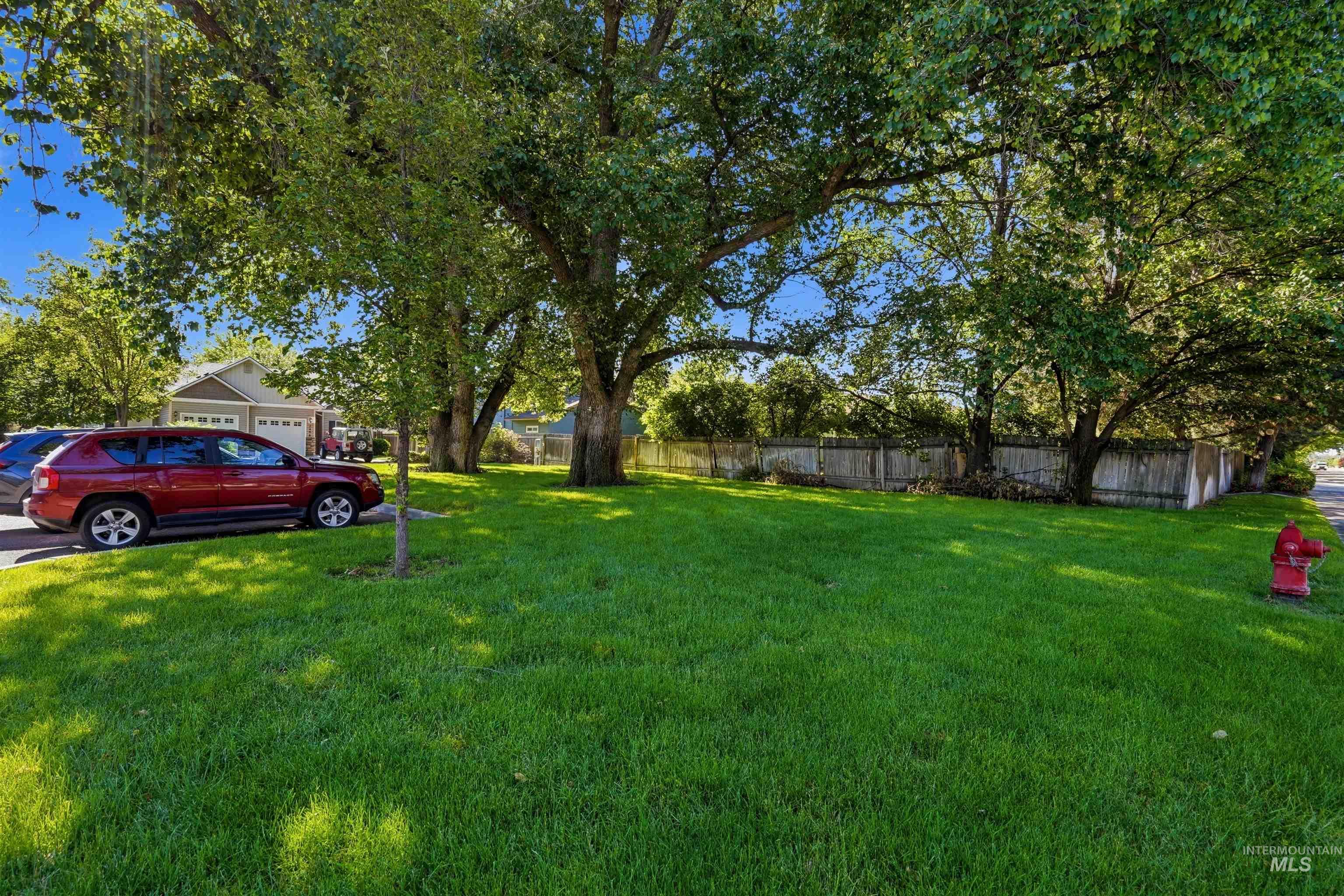 2490 N Locust Grove