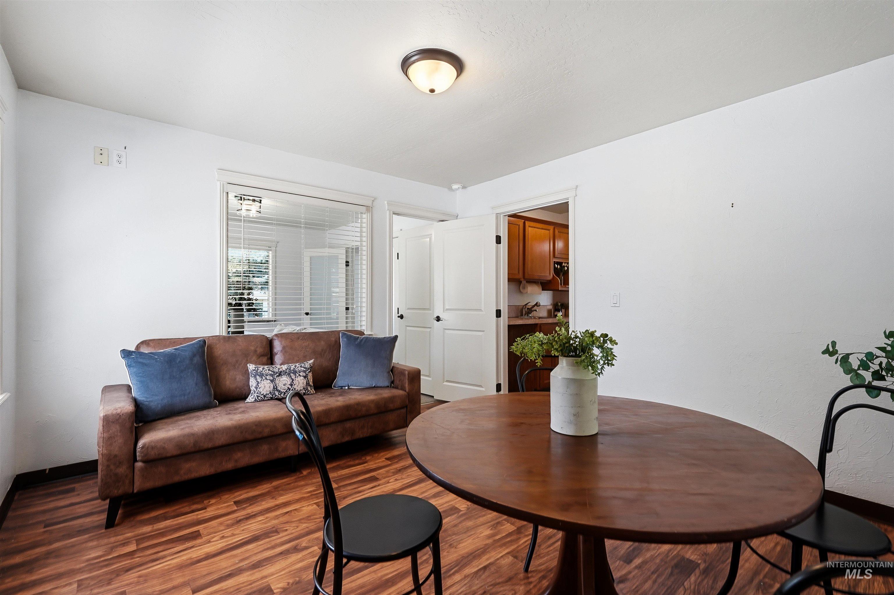 2490 N Locust Grove