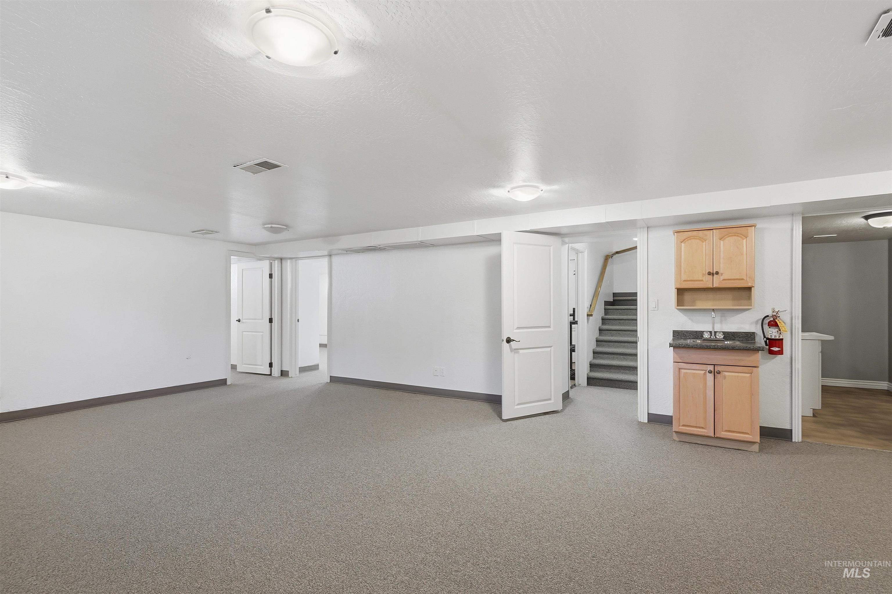 2490 N Locust Grove