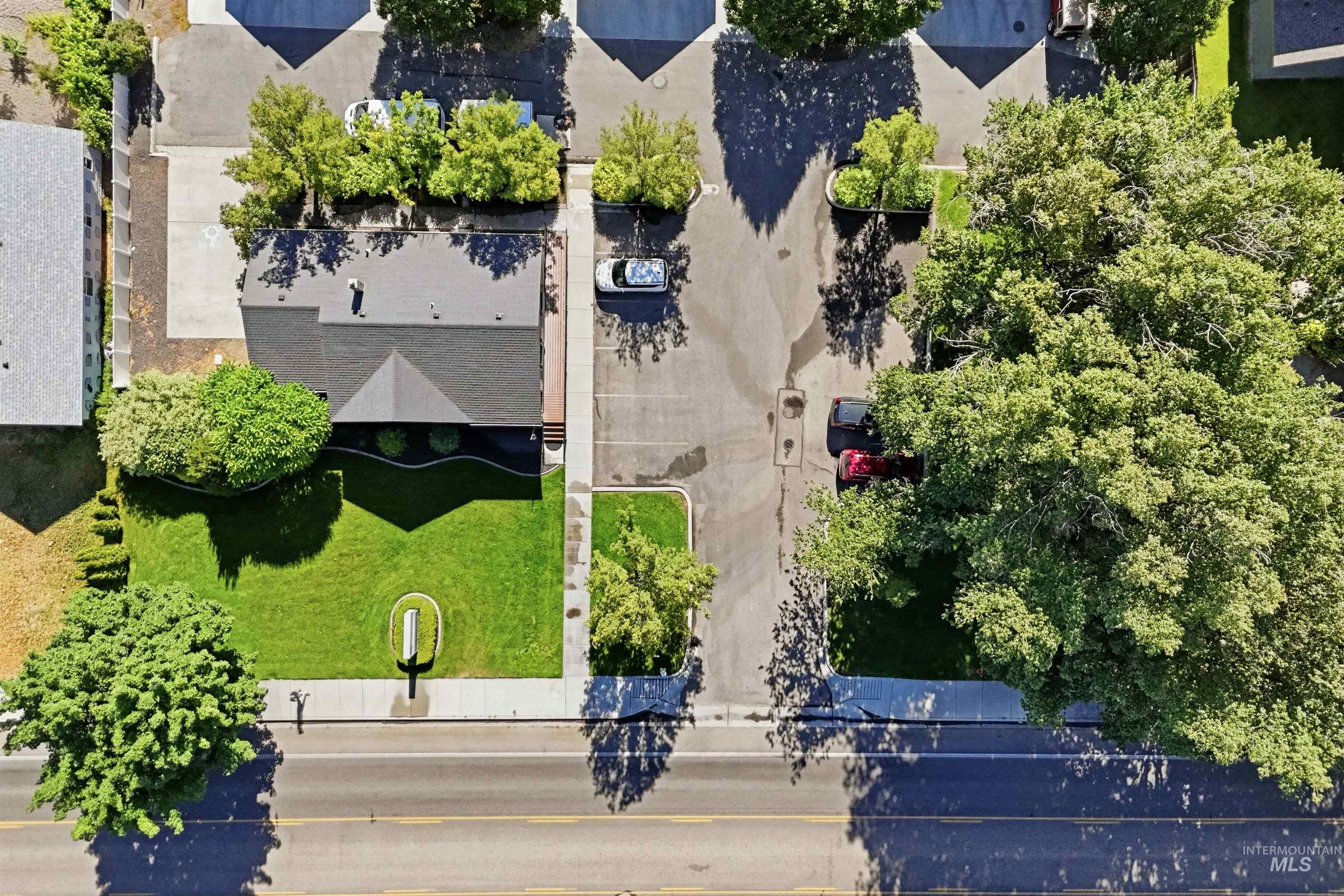 2490 N Locust Grove