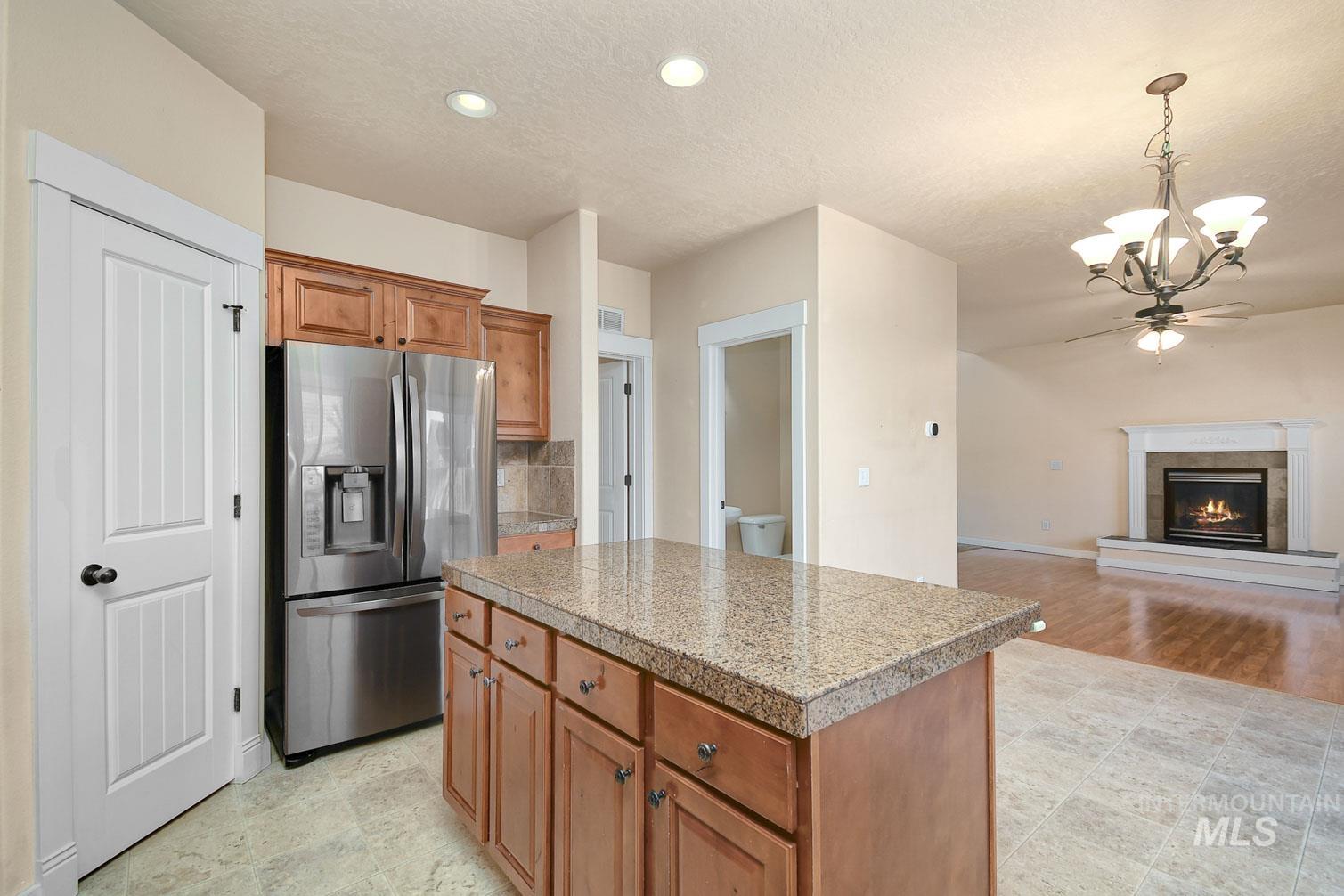 2523 Summercrest
