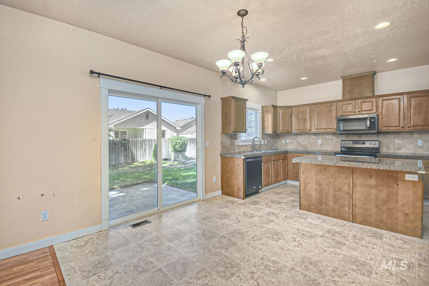 2523 Summercrest
