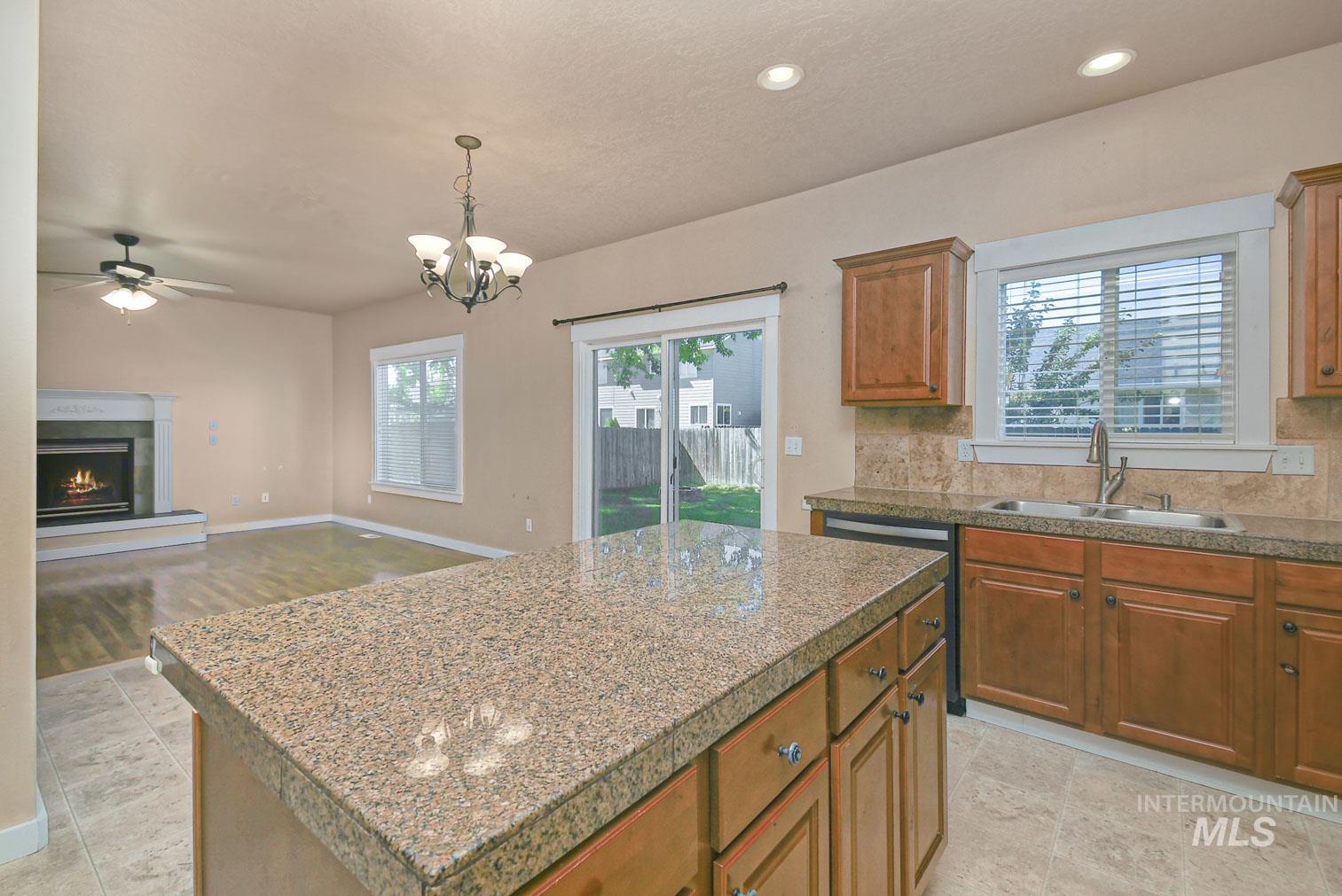 2523 Summercrest