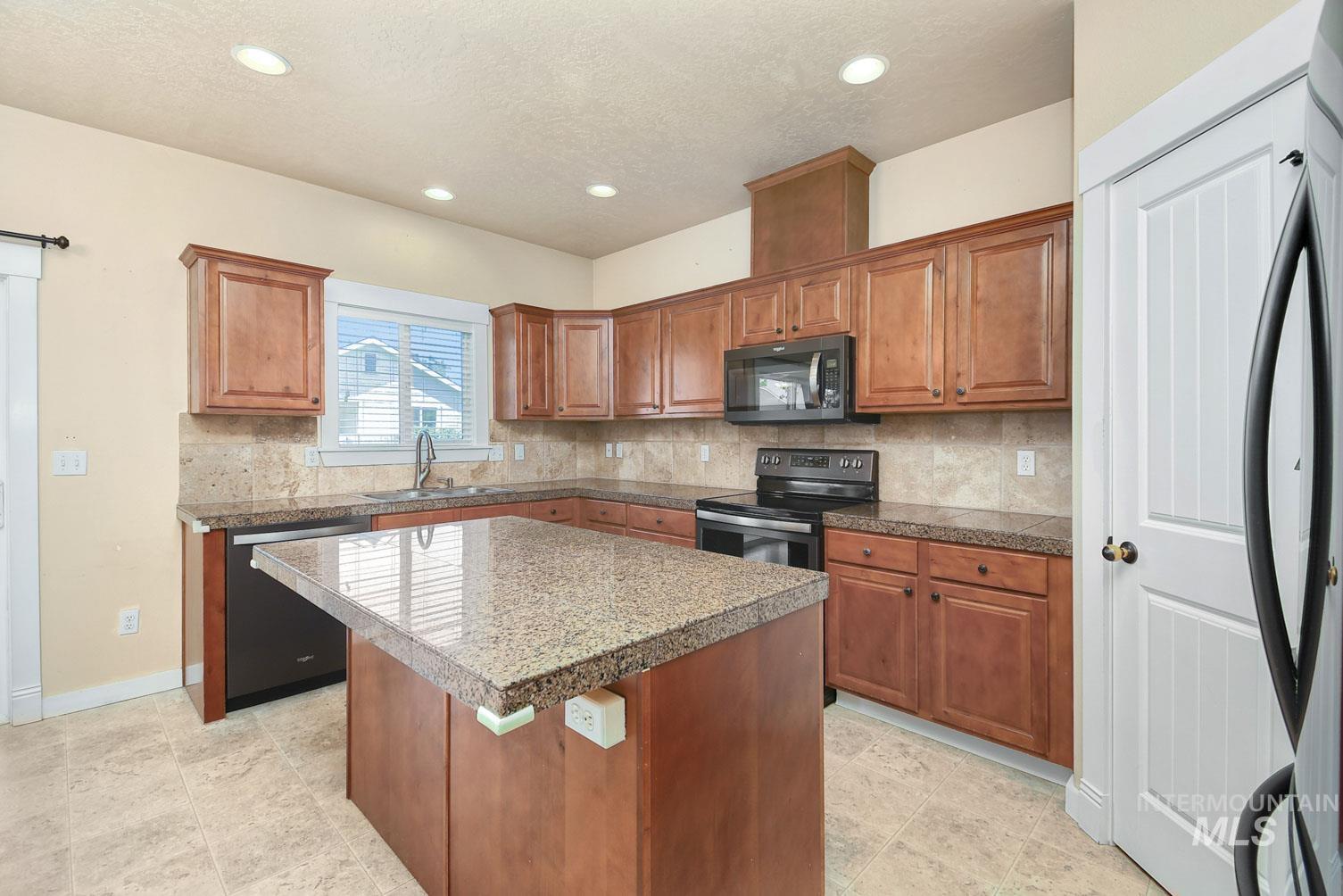 2523 Summercrest