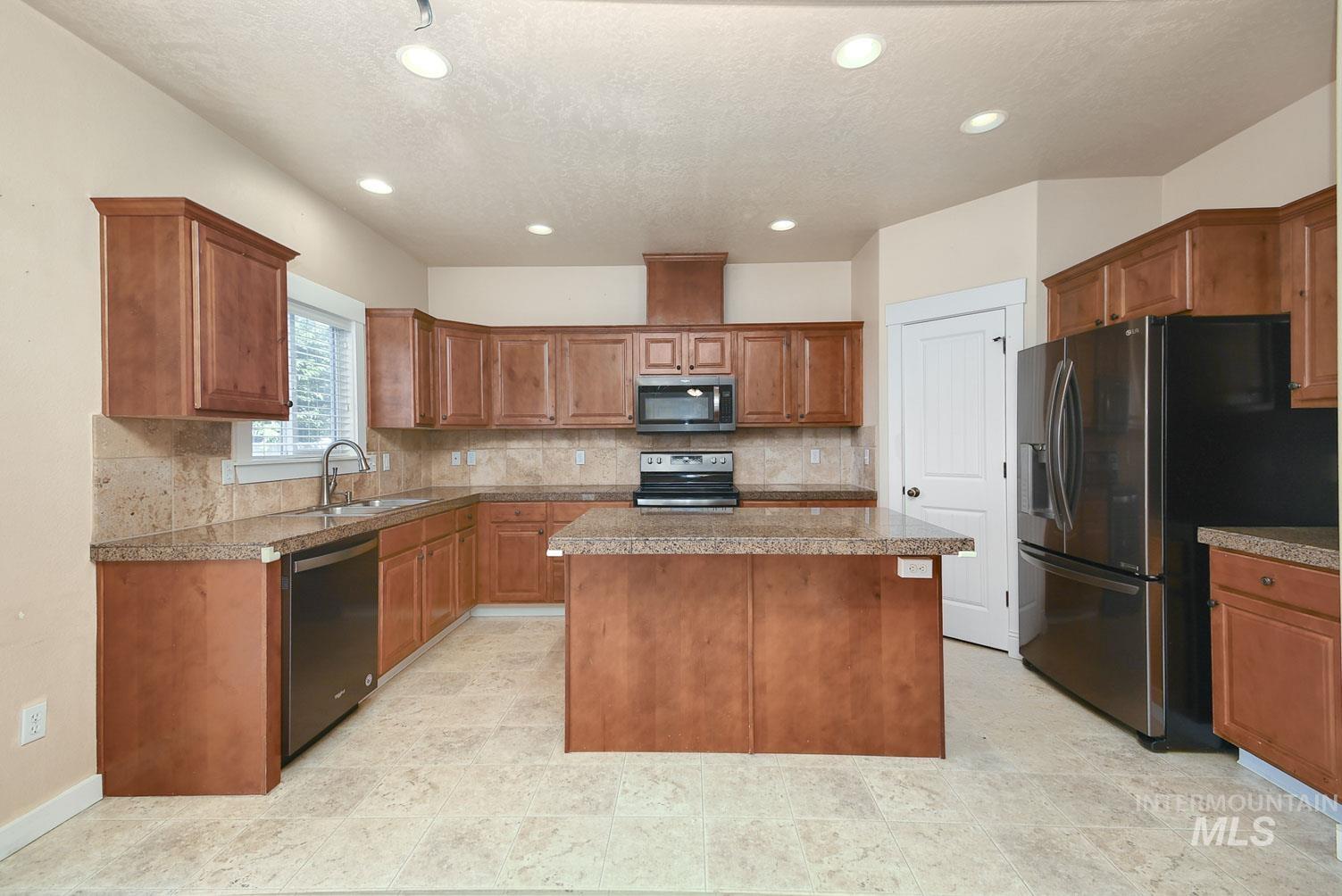 2523 Summercrest