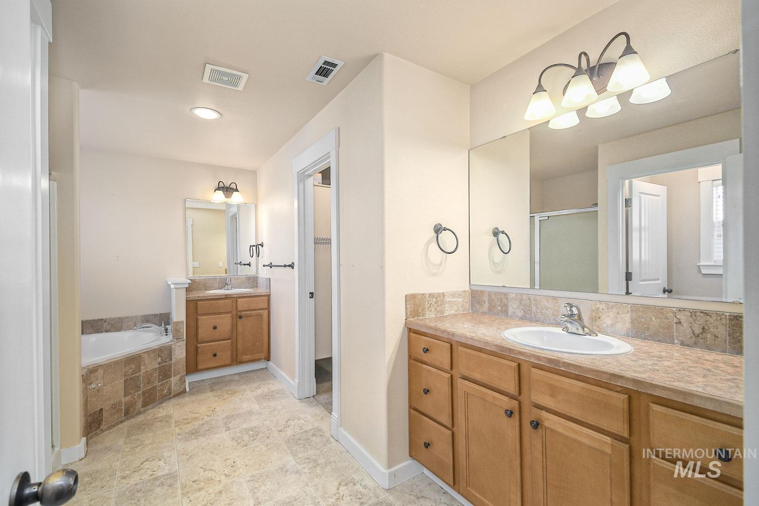 2523 Summercrest