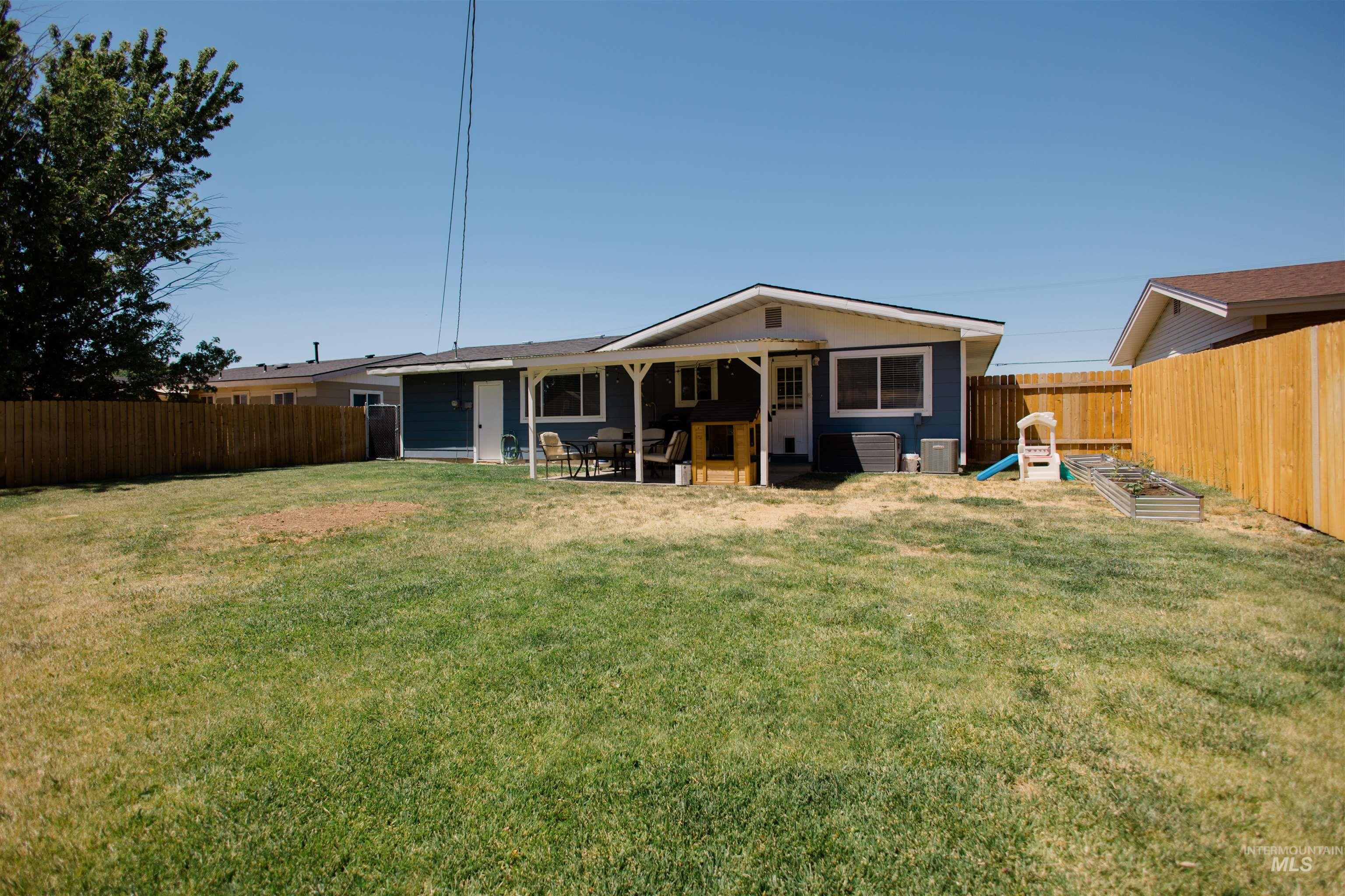 1270 N 3rd E