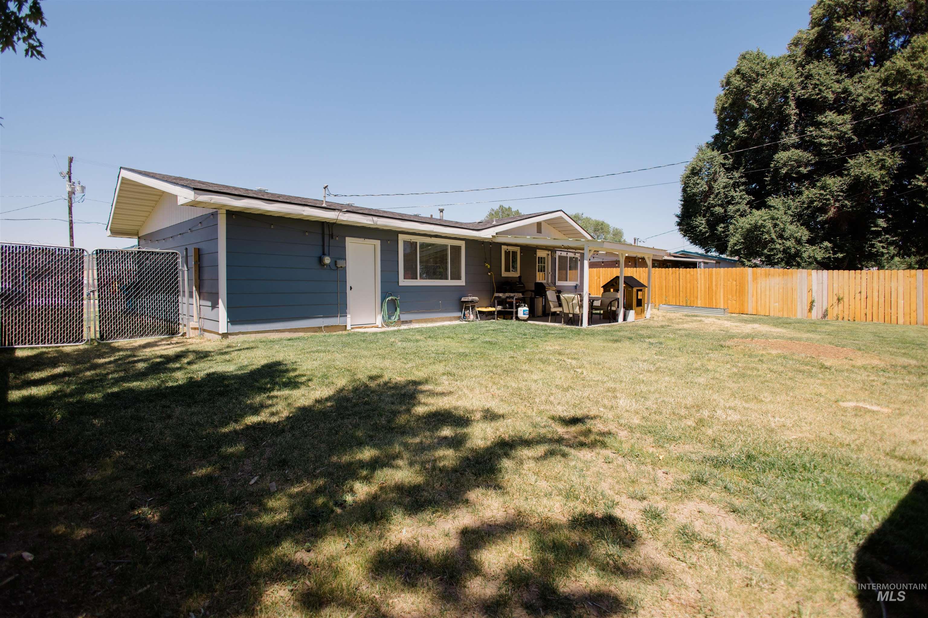 1270 N 3rd E