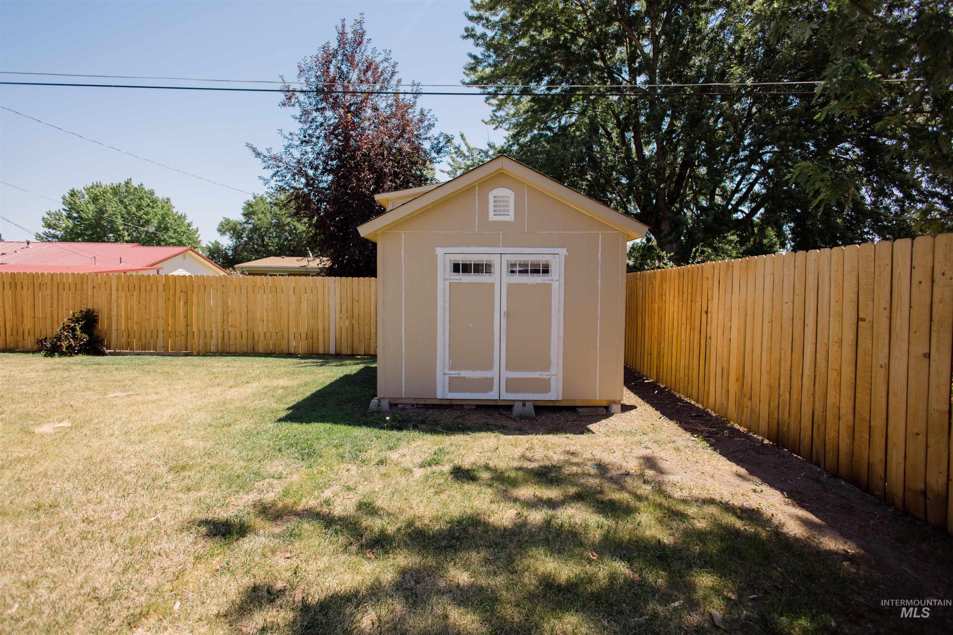 1270 N 3rd E