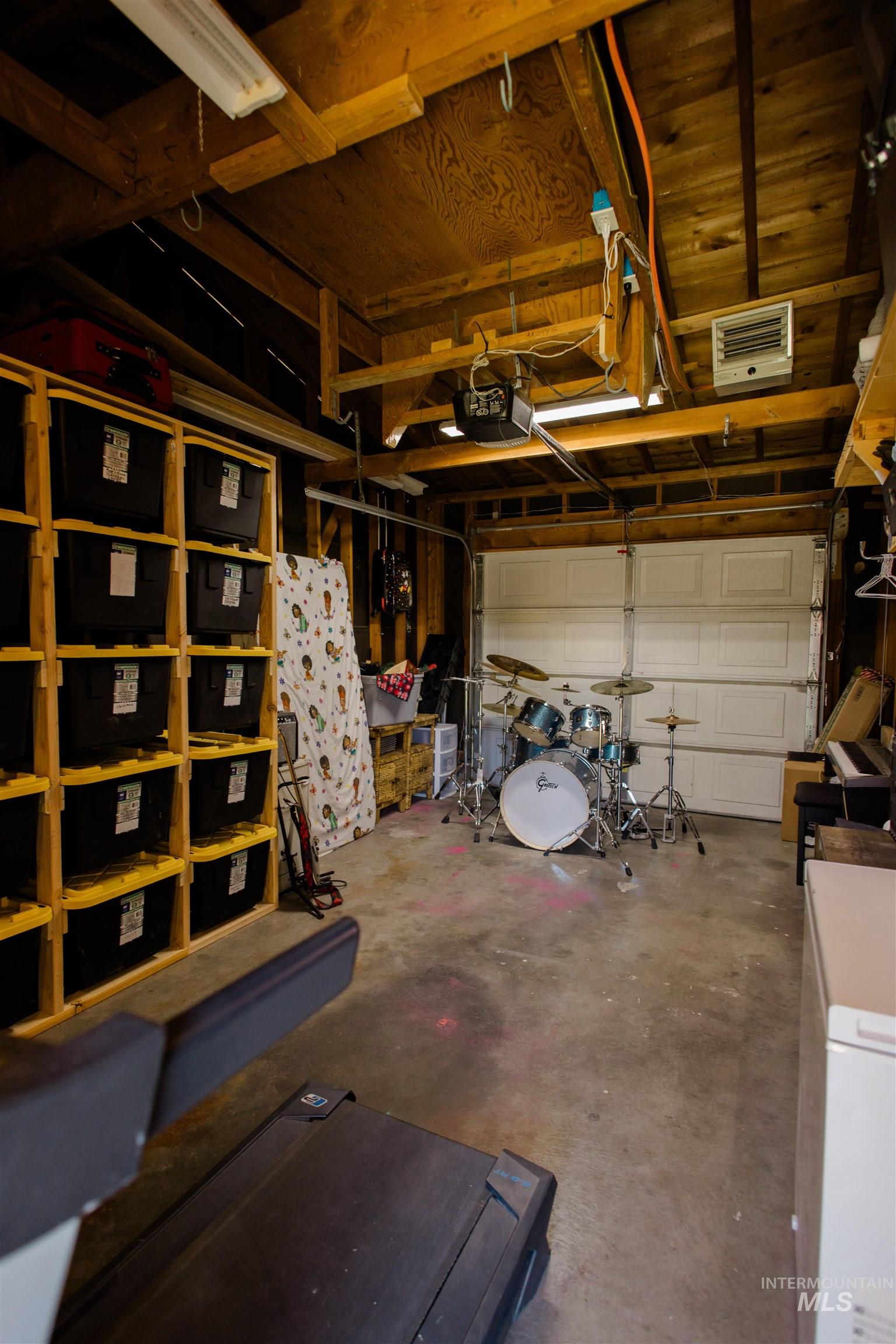 1270 N 3rd E