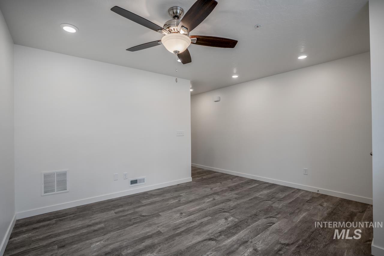 3710 N Centrepoint Way Bldg Q