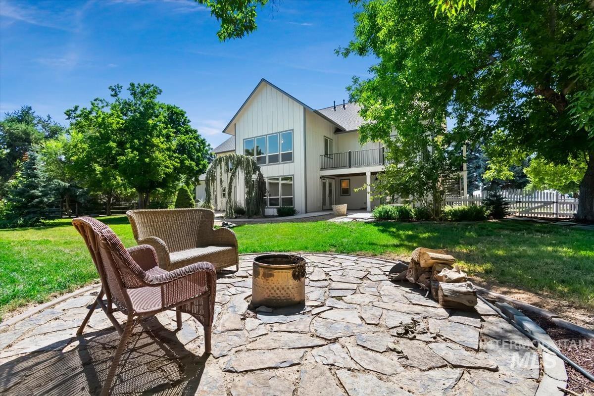 3040 N Duane Dr