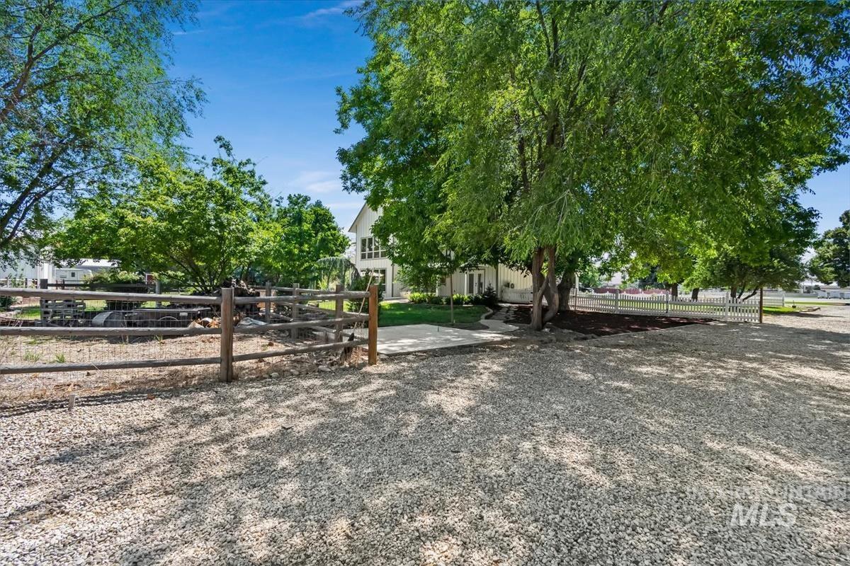 3040 N Duane Dr