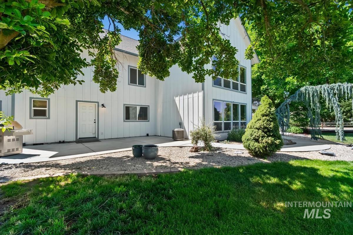 3040 N Duane Dr