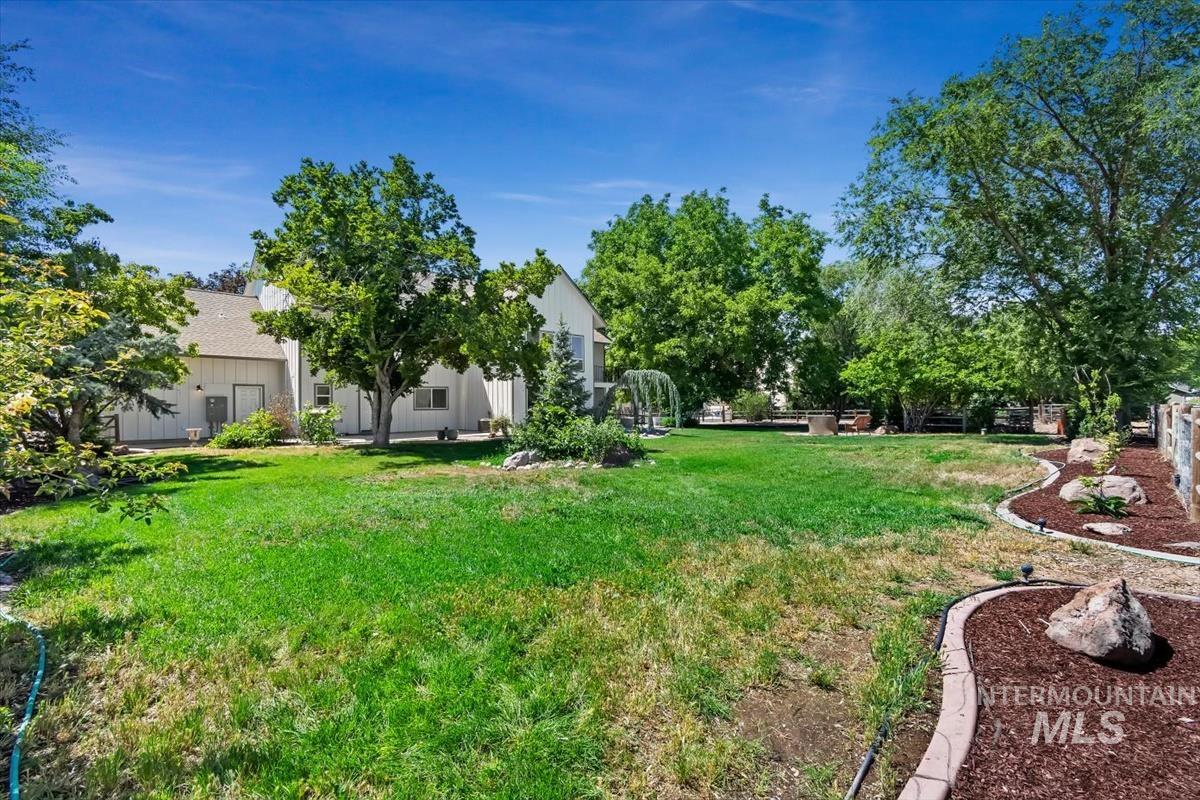 3040 N Duane Dr