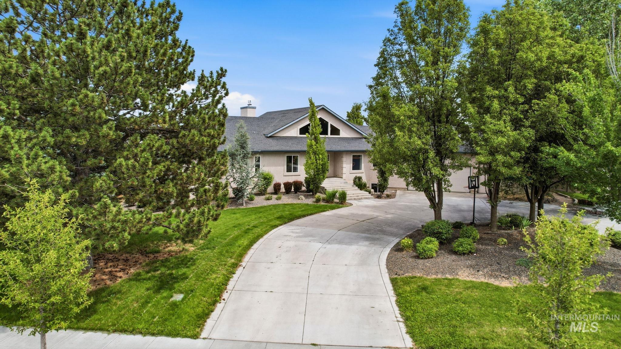 11601 W Campanula Dr