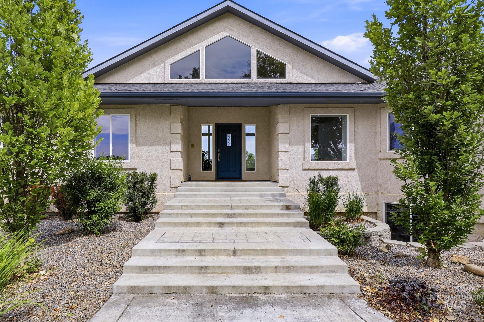 11601 W Campanula Dr