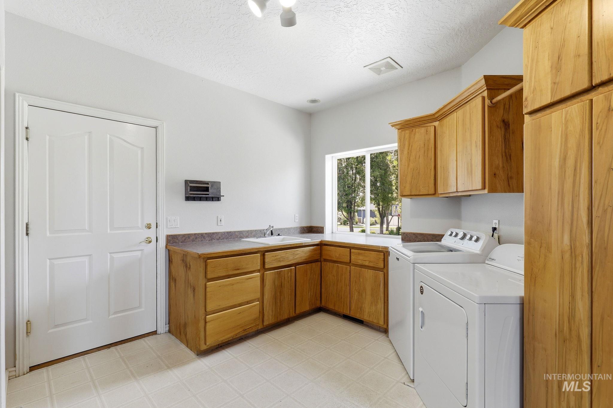 11601 W Campanula Dr