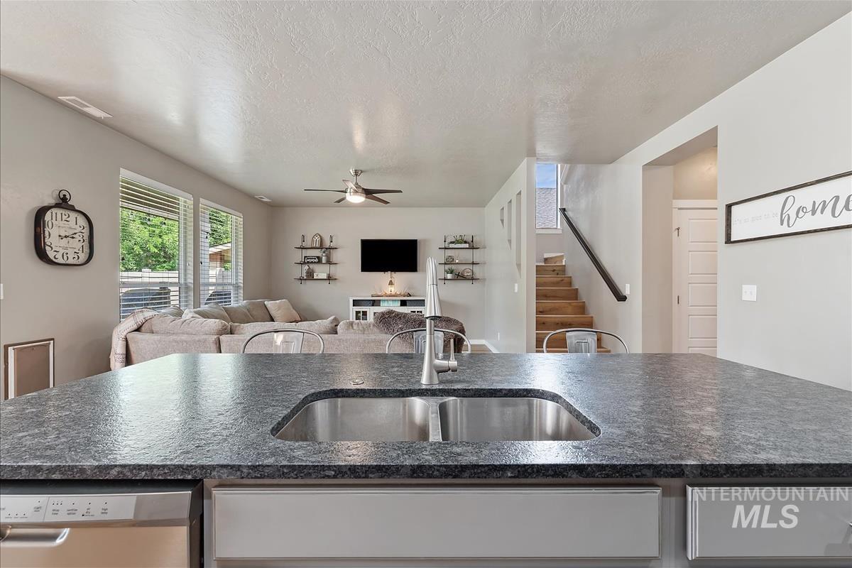 12116 W Ardyce Street