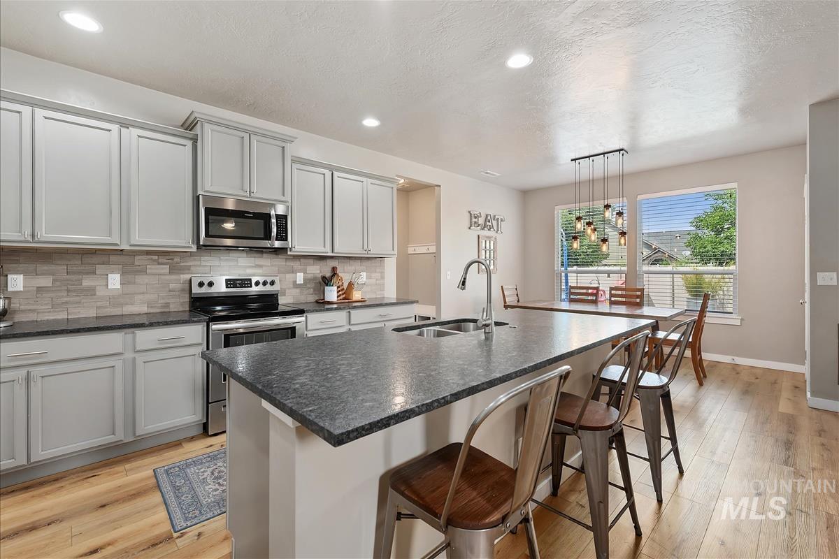 12116 W Ardyce Street