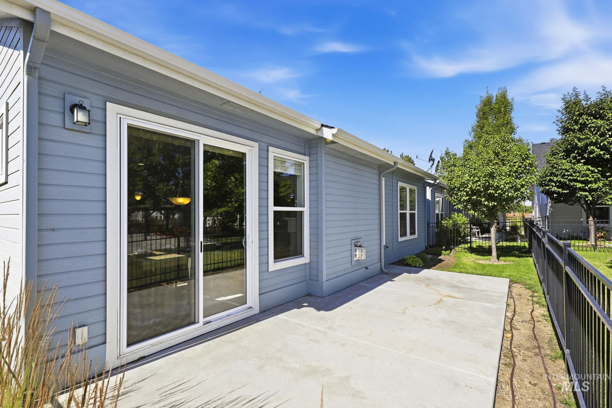 2524 E Picard Dr