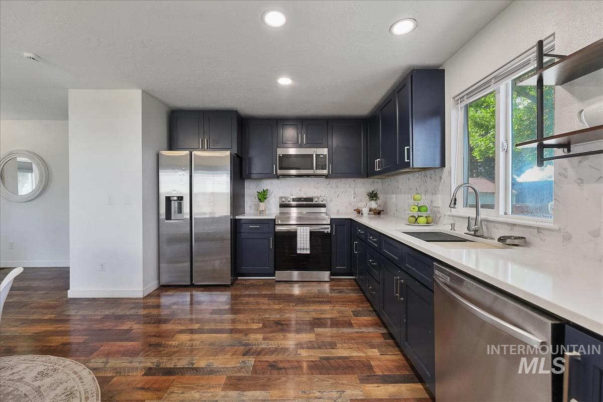 1697 W 4th