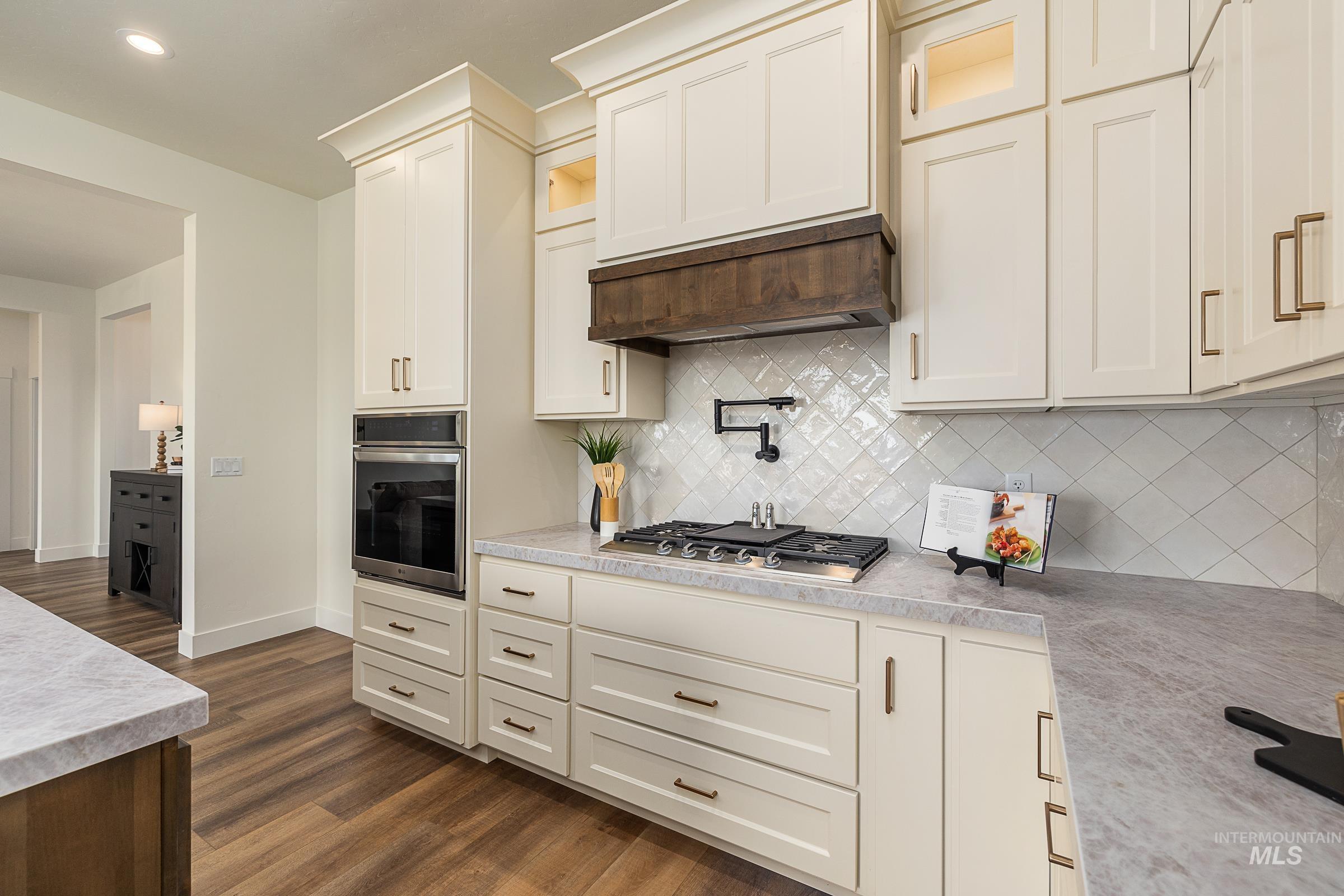 18355 Bow Ln Unit: Lot 6